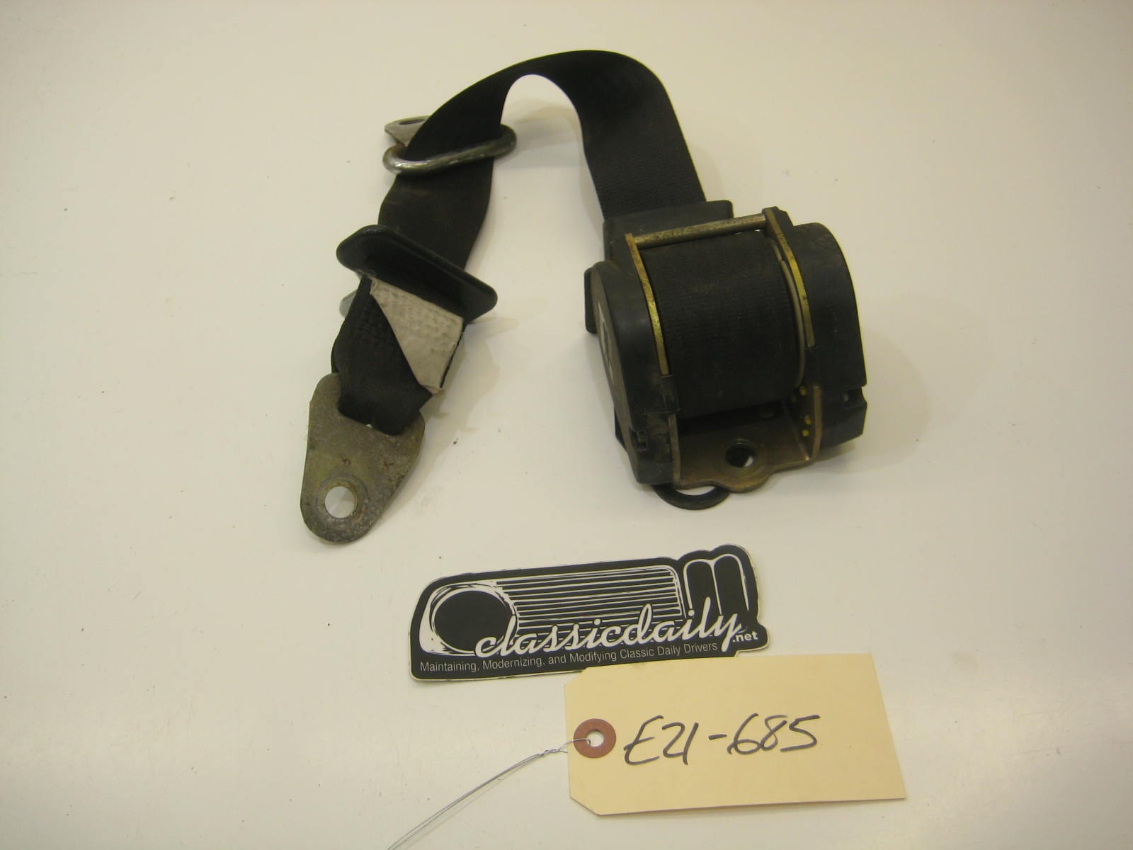 bmw e21 320 passenger right rear seat belt assembly 2