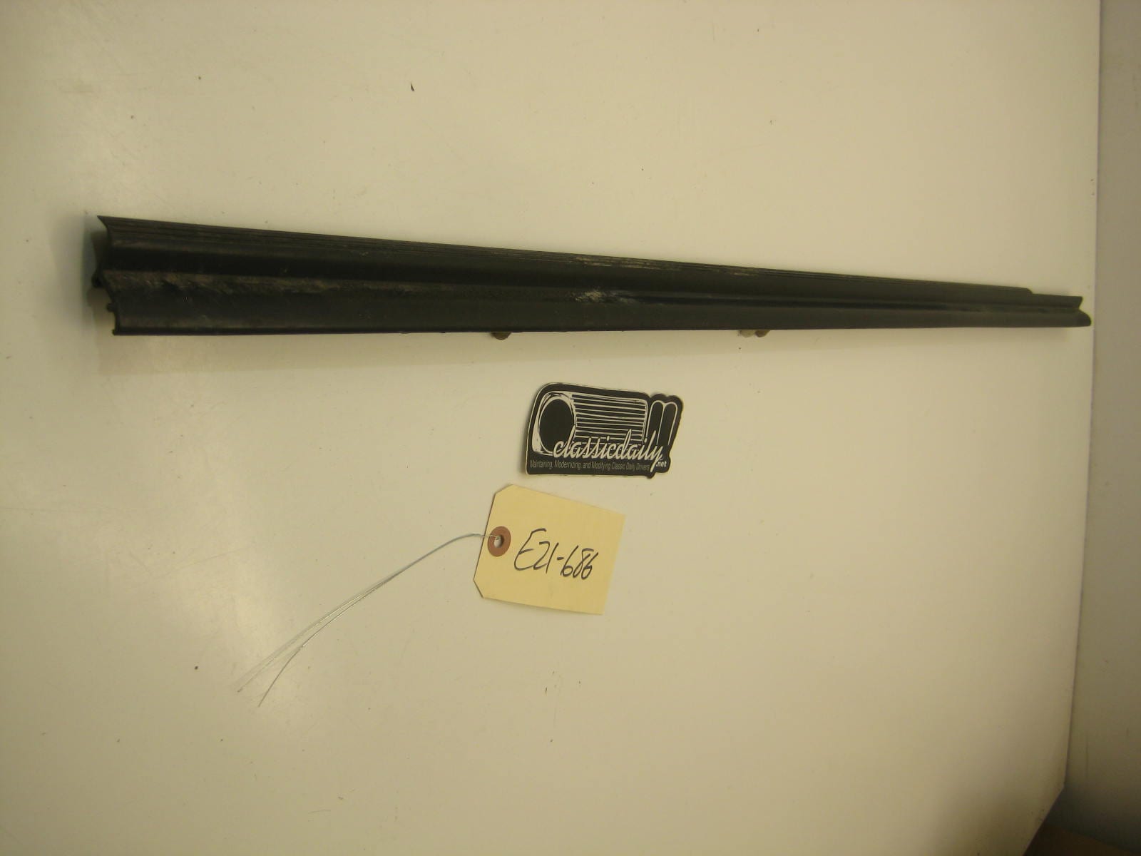 bmw e21 320 passenger right door carpet sill trim 2