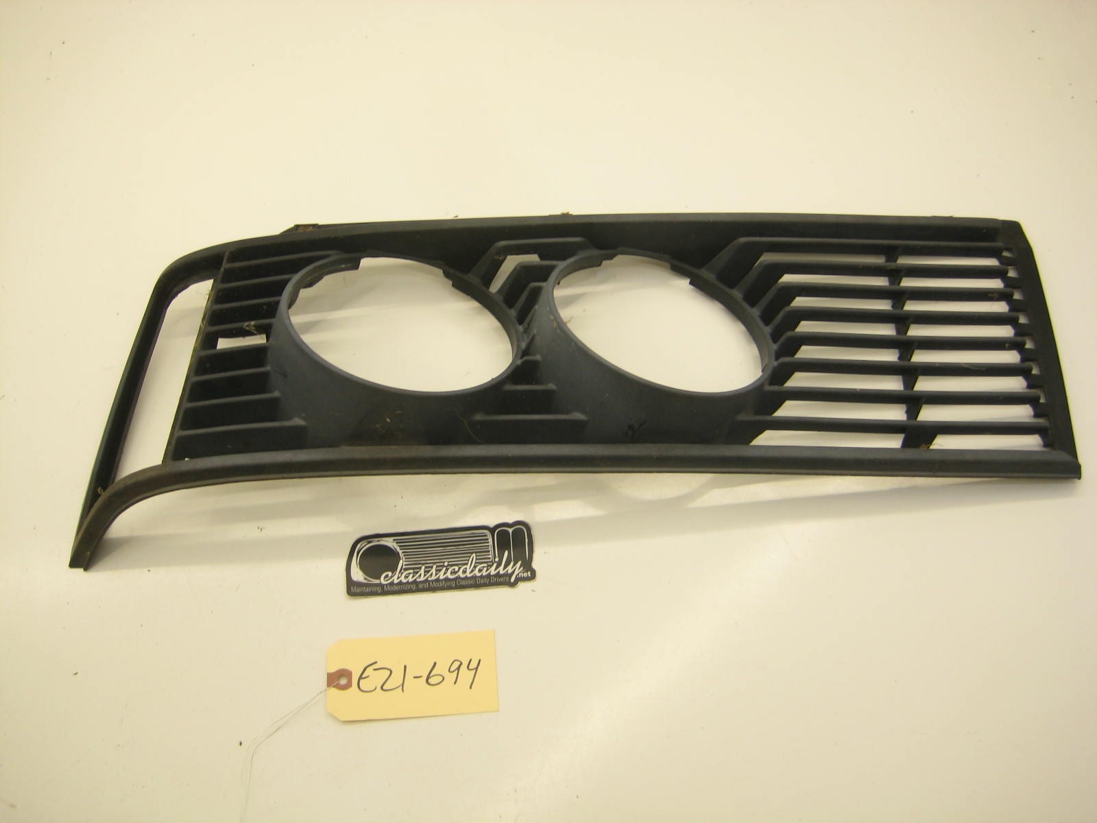 bmw e21 320 passenger right headlight surround grill black