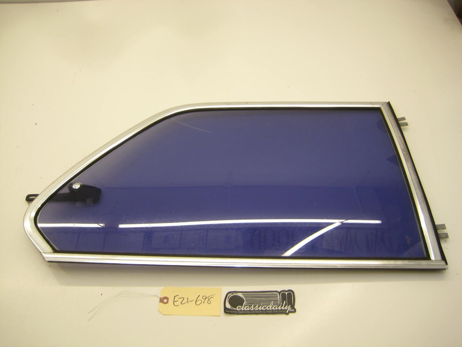 bmw e21 320 passenger right rear pop out vent window