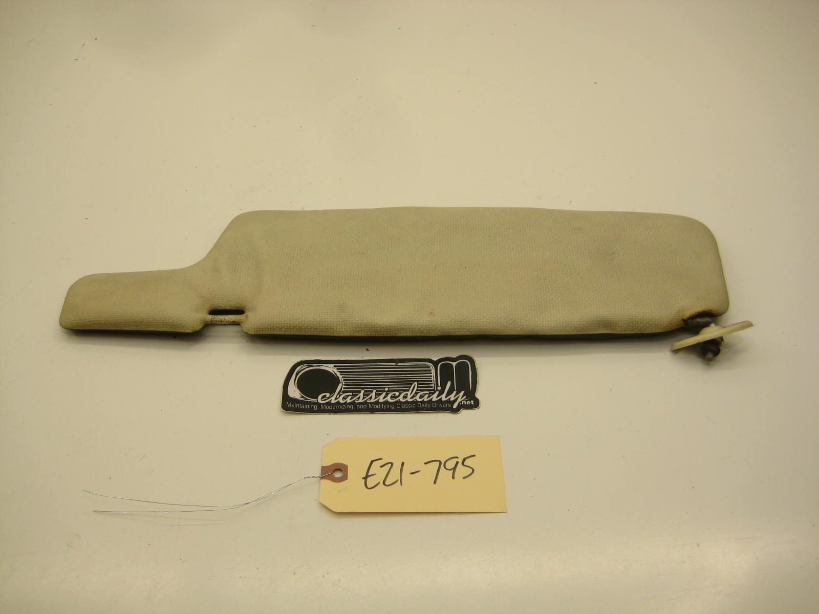 bmw e21 320 passenger right sun visor