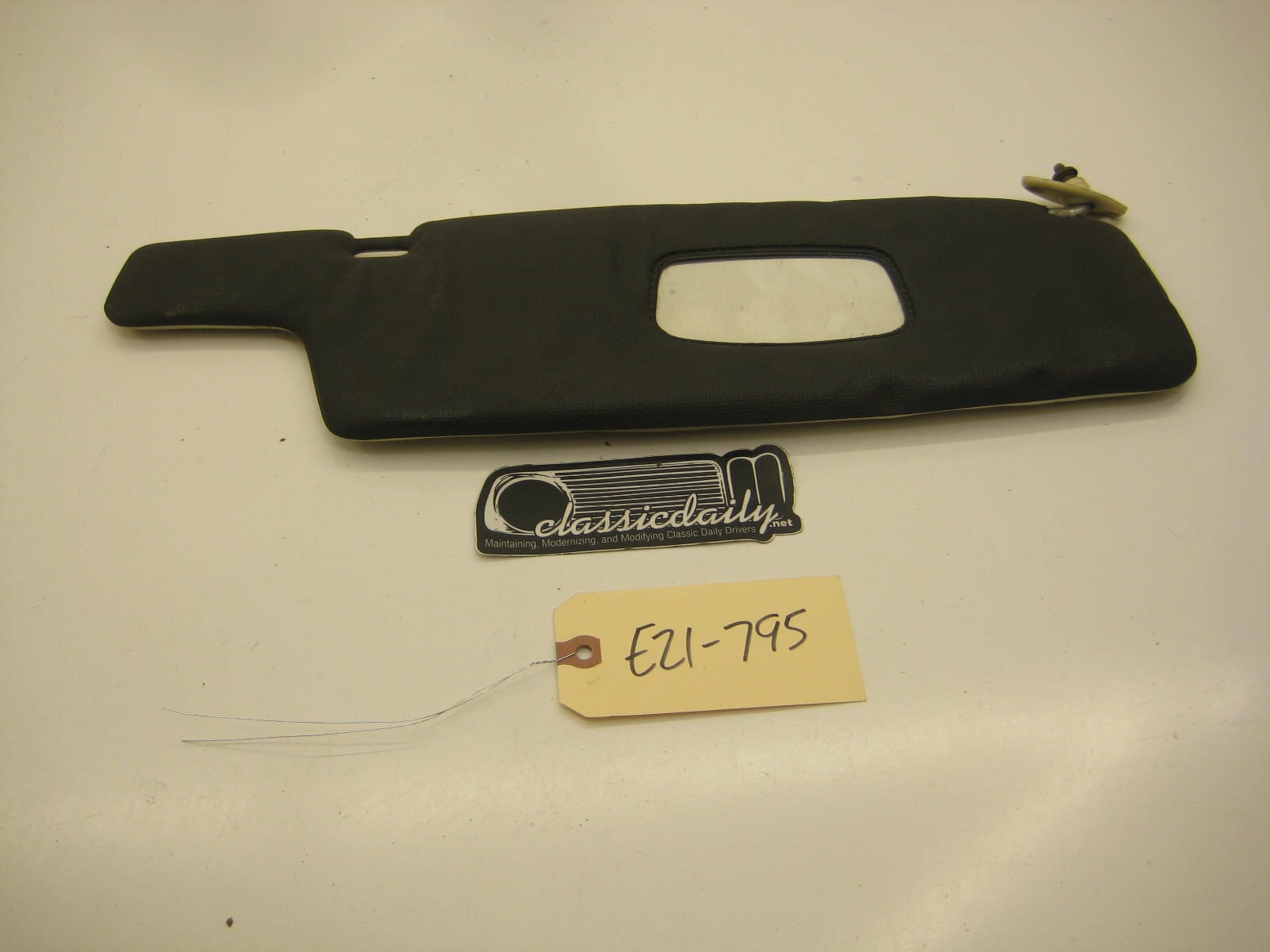 bmw e21 320 passenger right sun visor