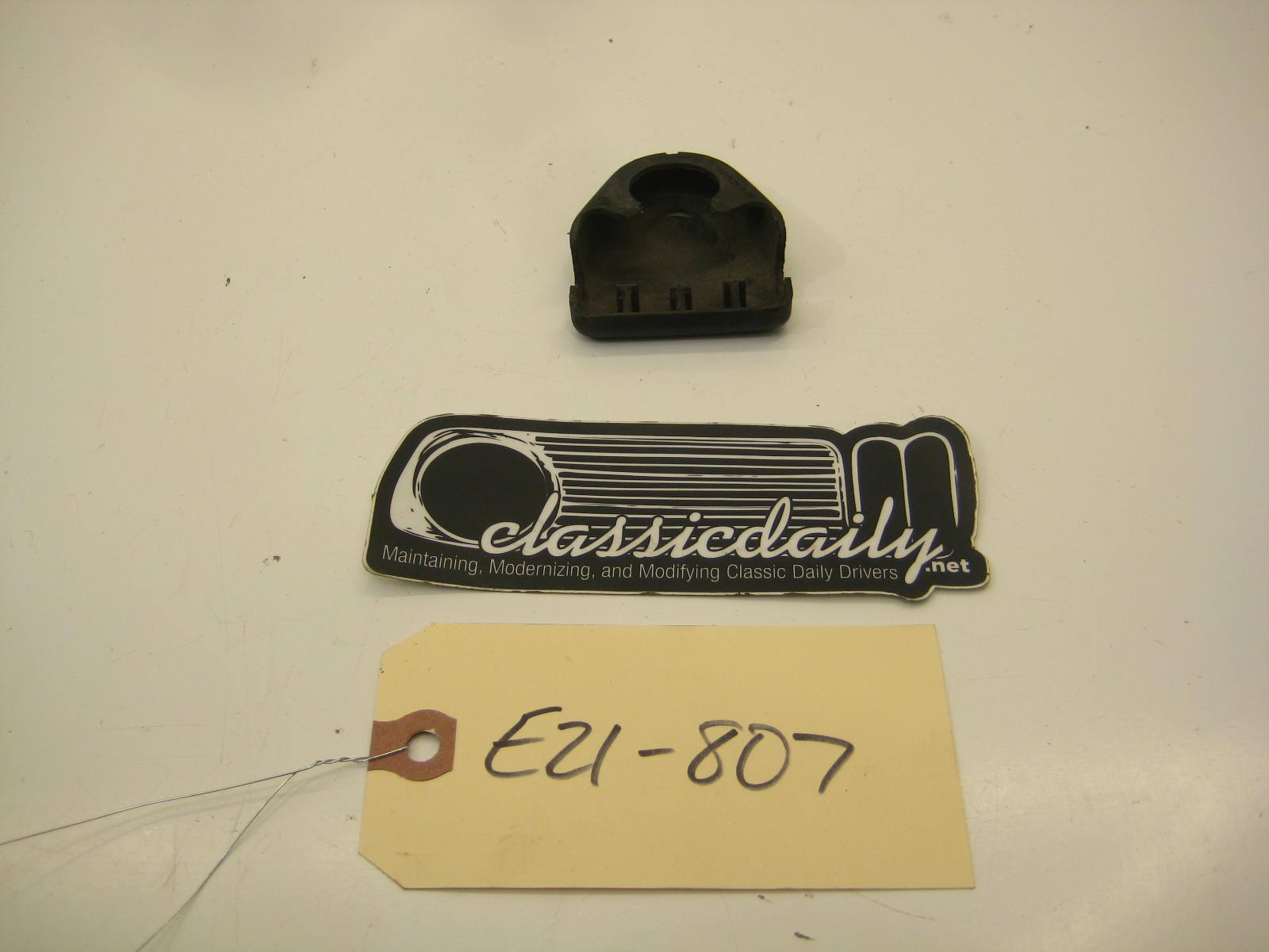 bmw e21 320 seat belt upper bolt cover block