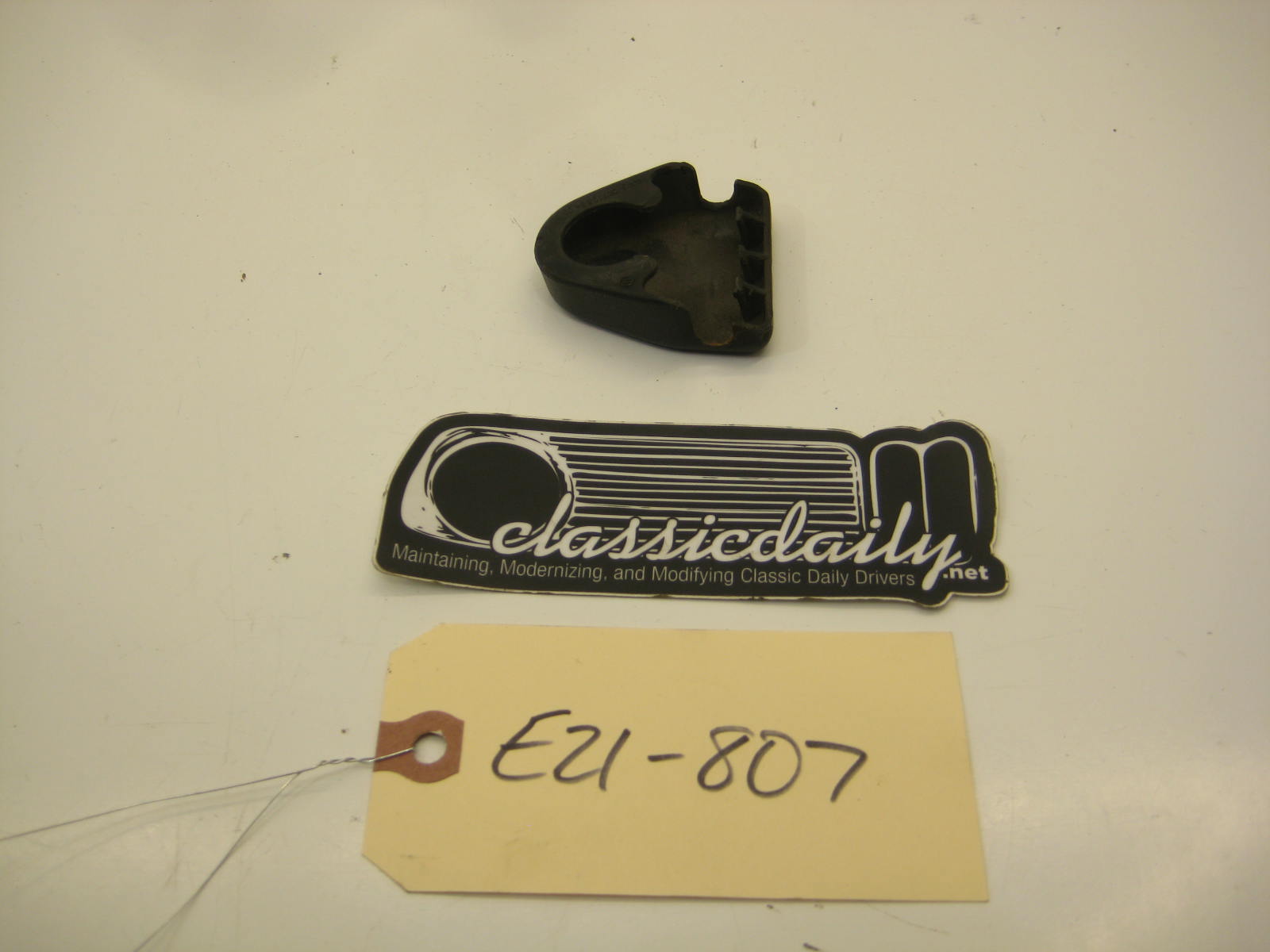 bmw e21 320 seat belt upper bolt cover block