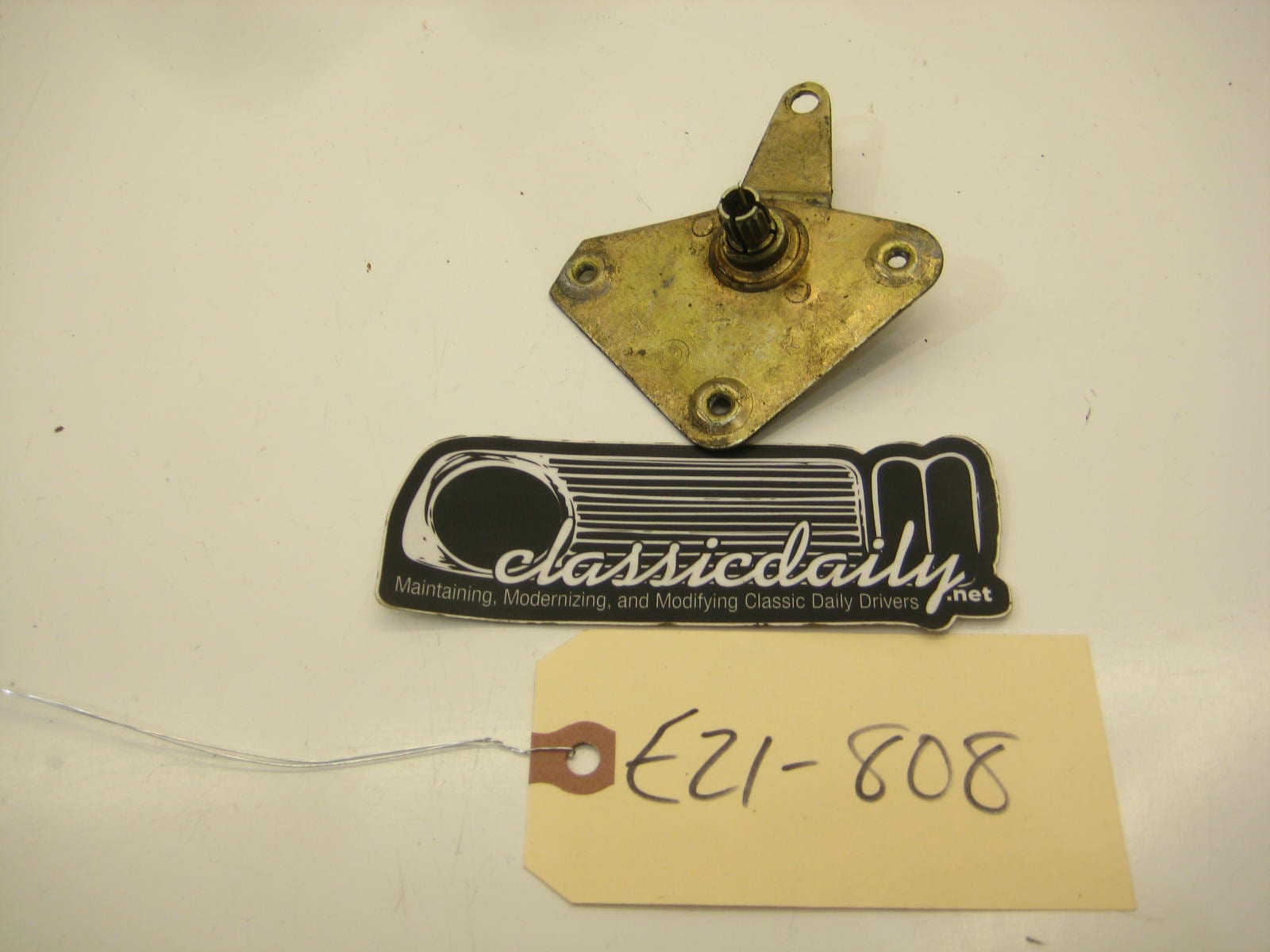 bmw e21 320 passenger right door handle bracket