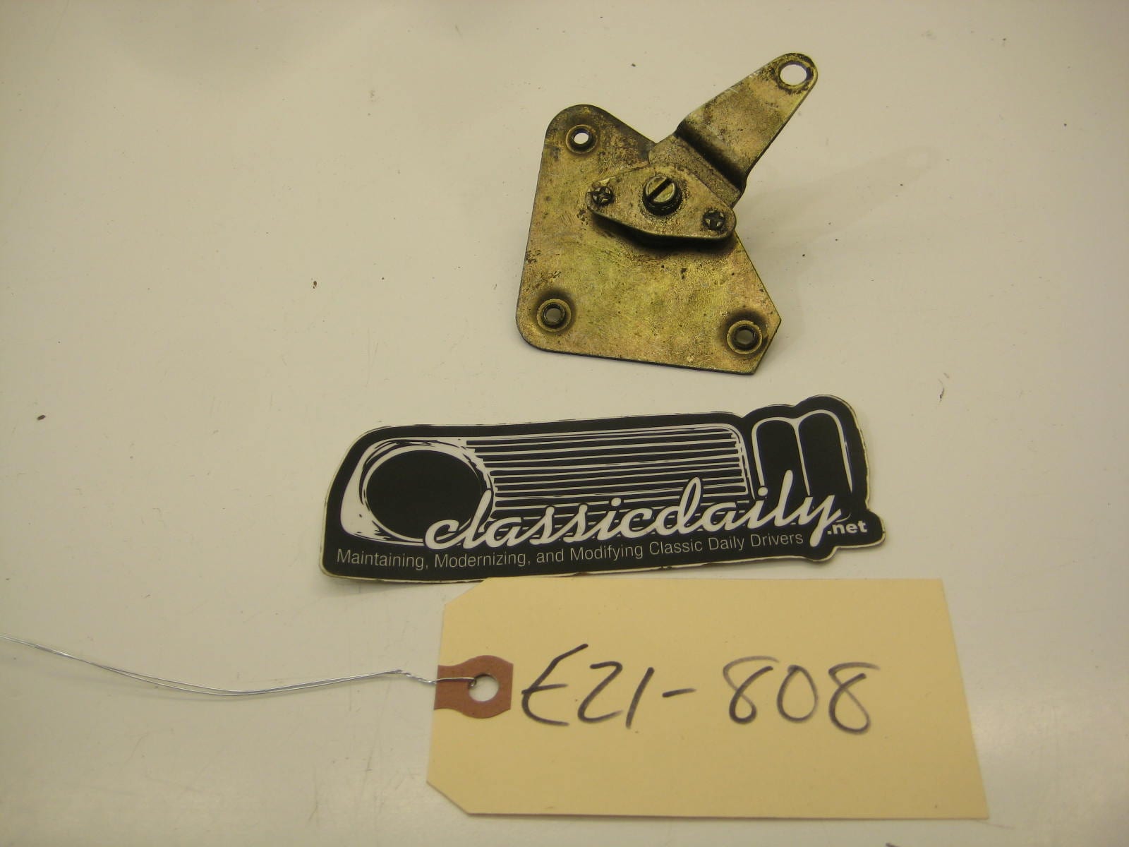 bmw e21 320 passenger right door handle bracket