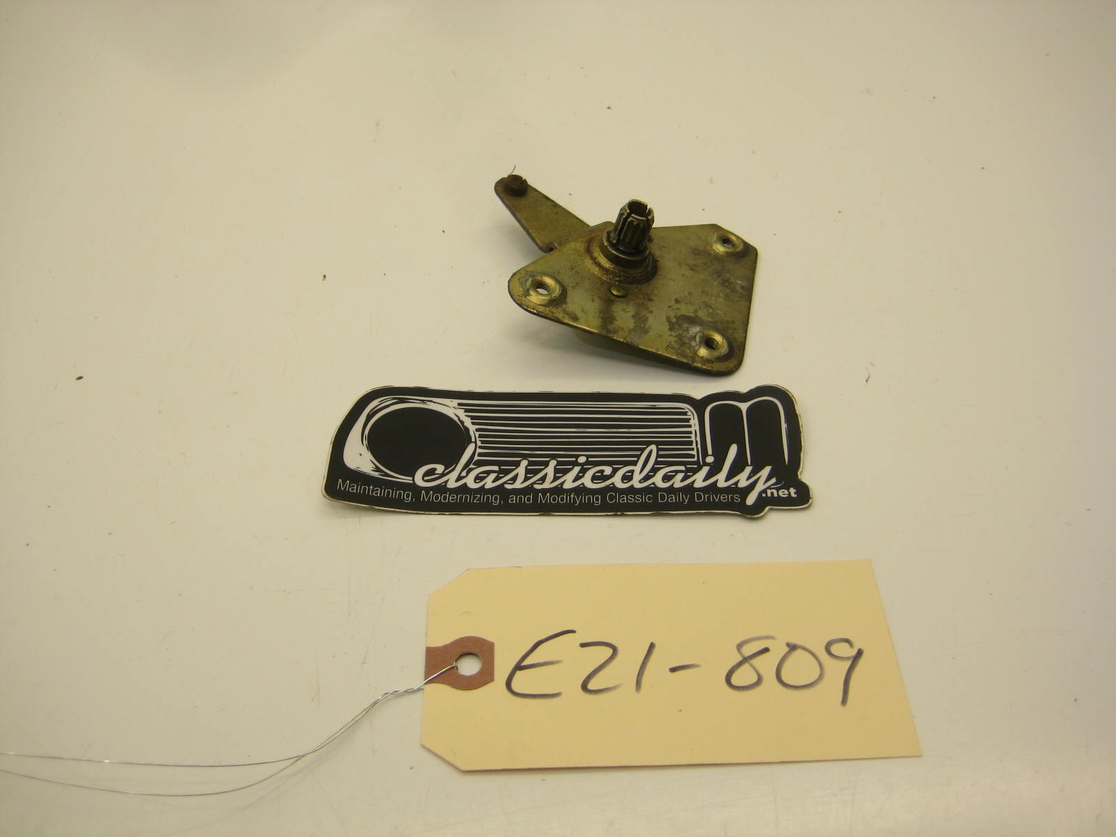 bmw e21 320 driver left door handle bracket