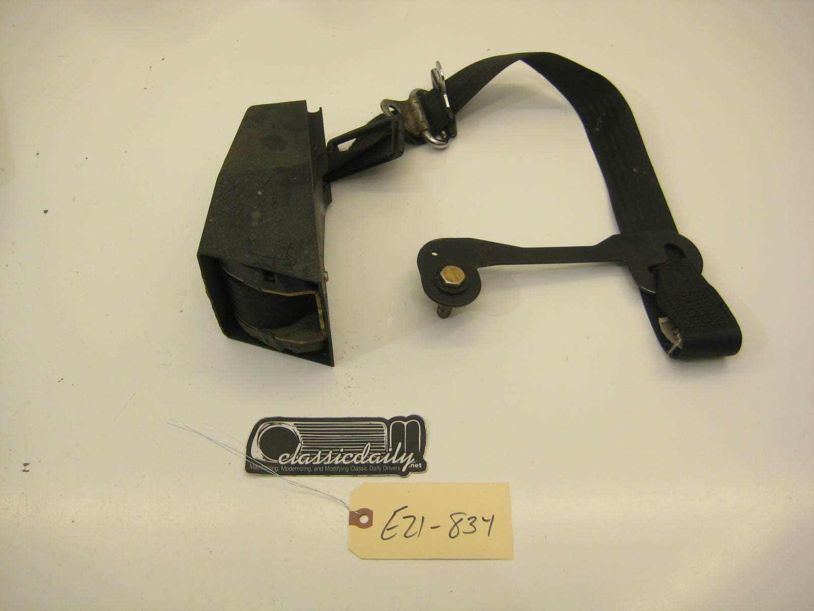 bmw e21 320 passenger right front seat belt assembly