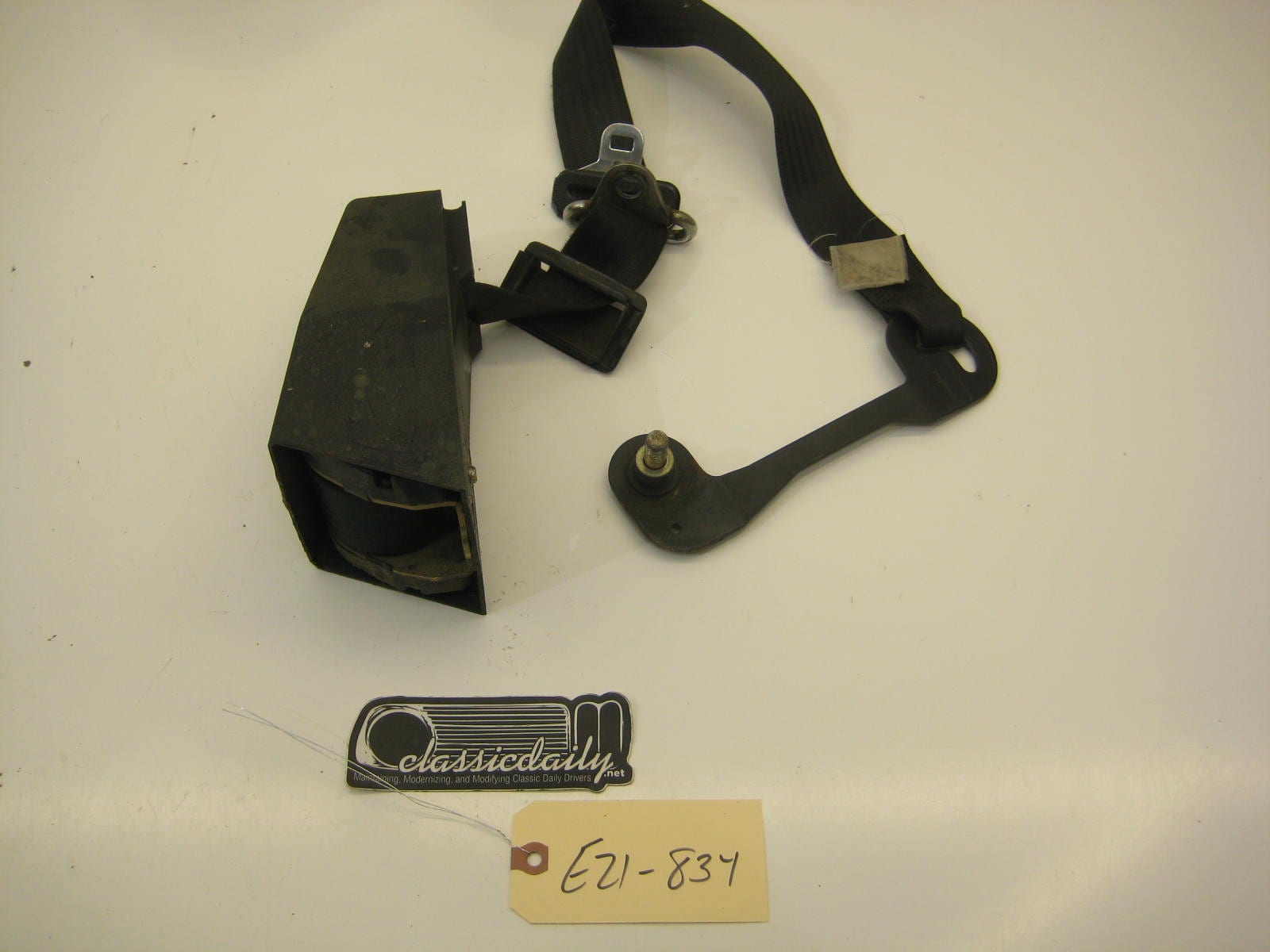 bmw e21 320 passenger right front seat belt assembly