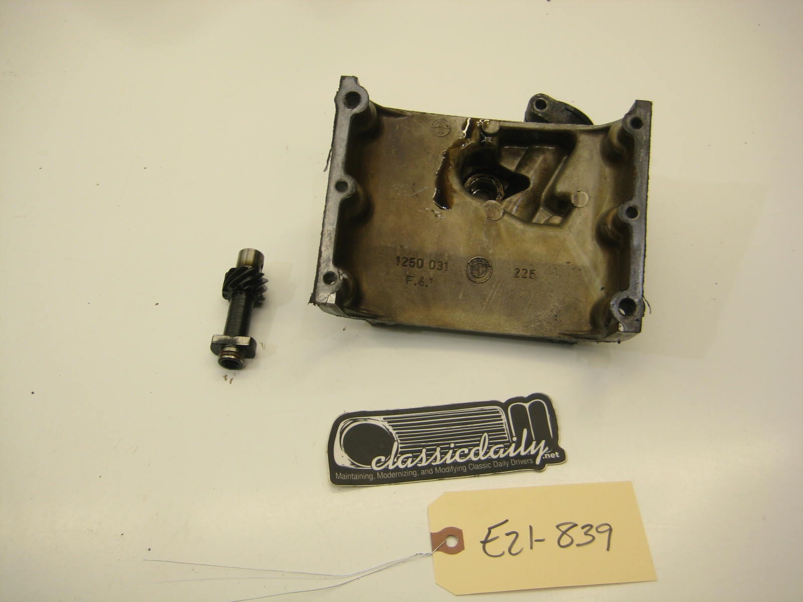 bmw e28 535 535is 528e upper timing chain cover m30