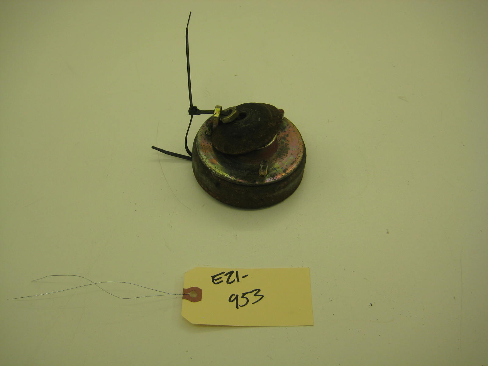 BMW E21 320 Rear Shock Mount 4