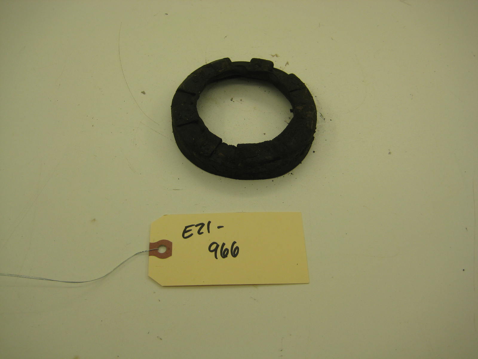 BMW E21 320 Rear Spring Pad 2