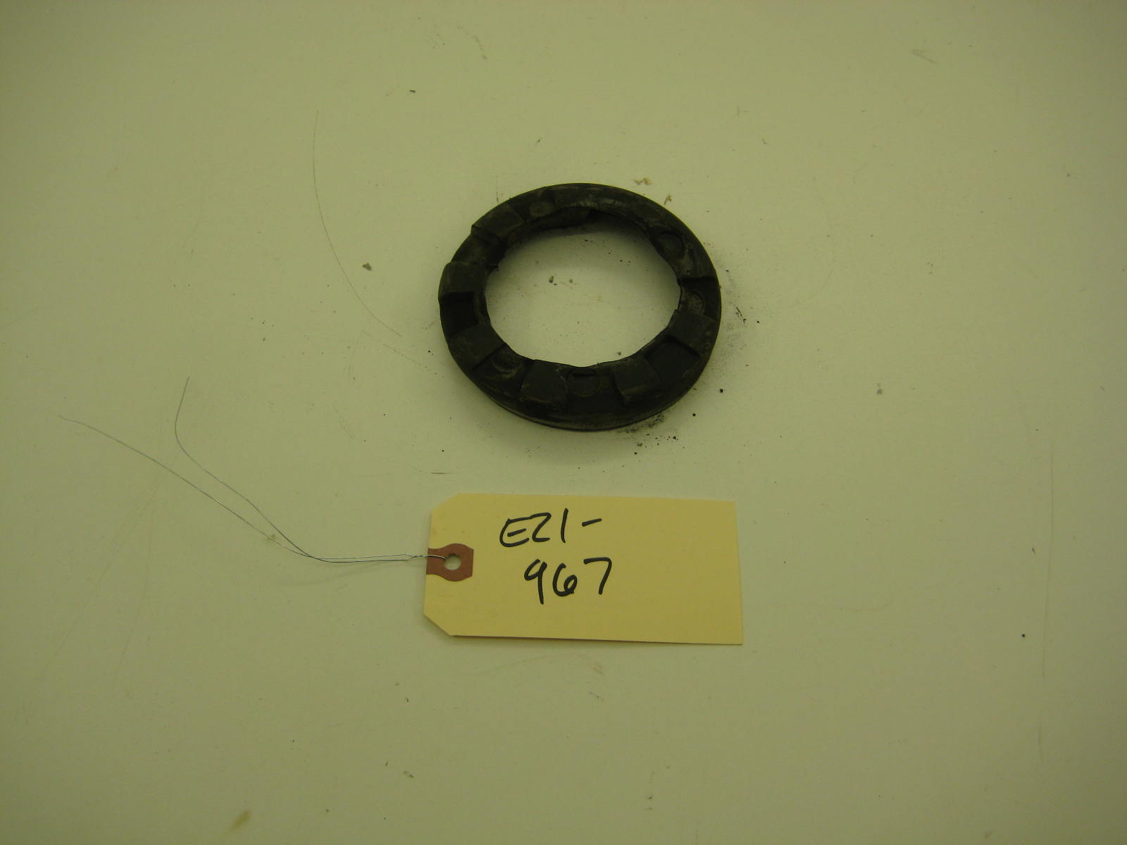 BMW E21 320 Rear Spring Pad 3