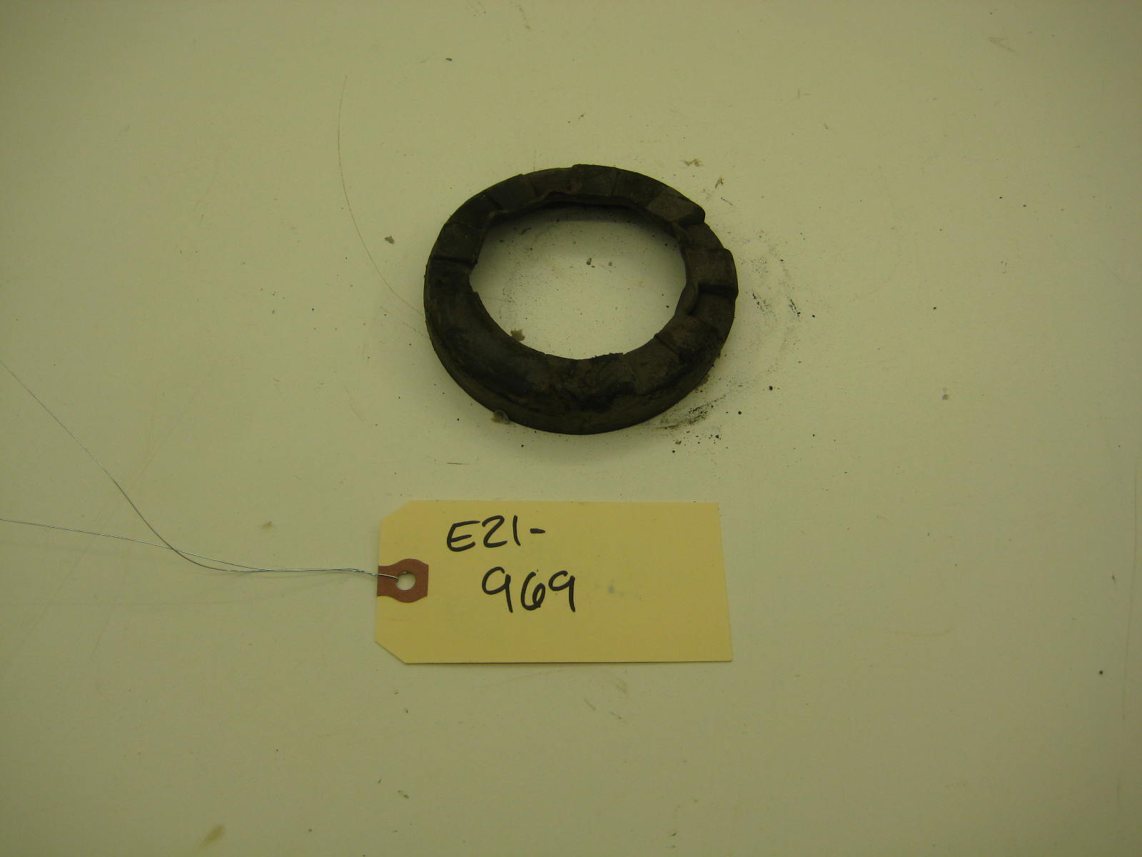 BMW E21 320 Rear Spring Pad 5