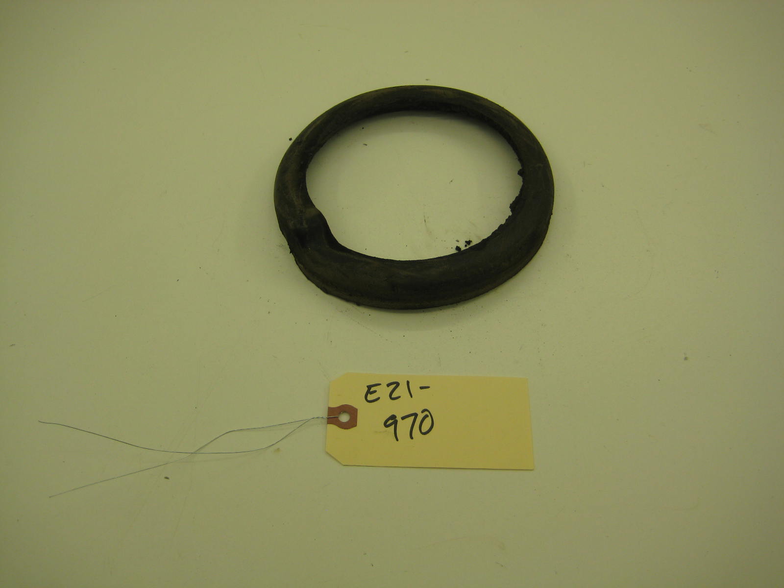 BMW E21 320 Front Spring Pad