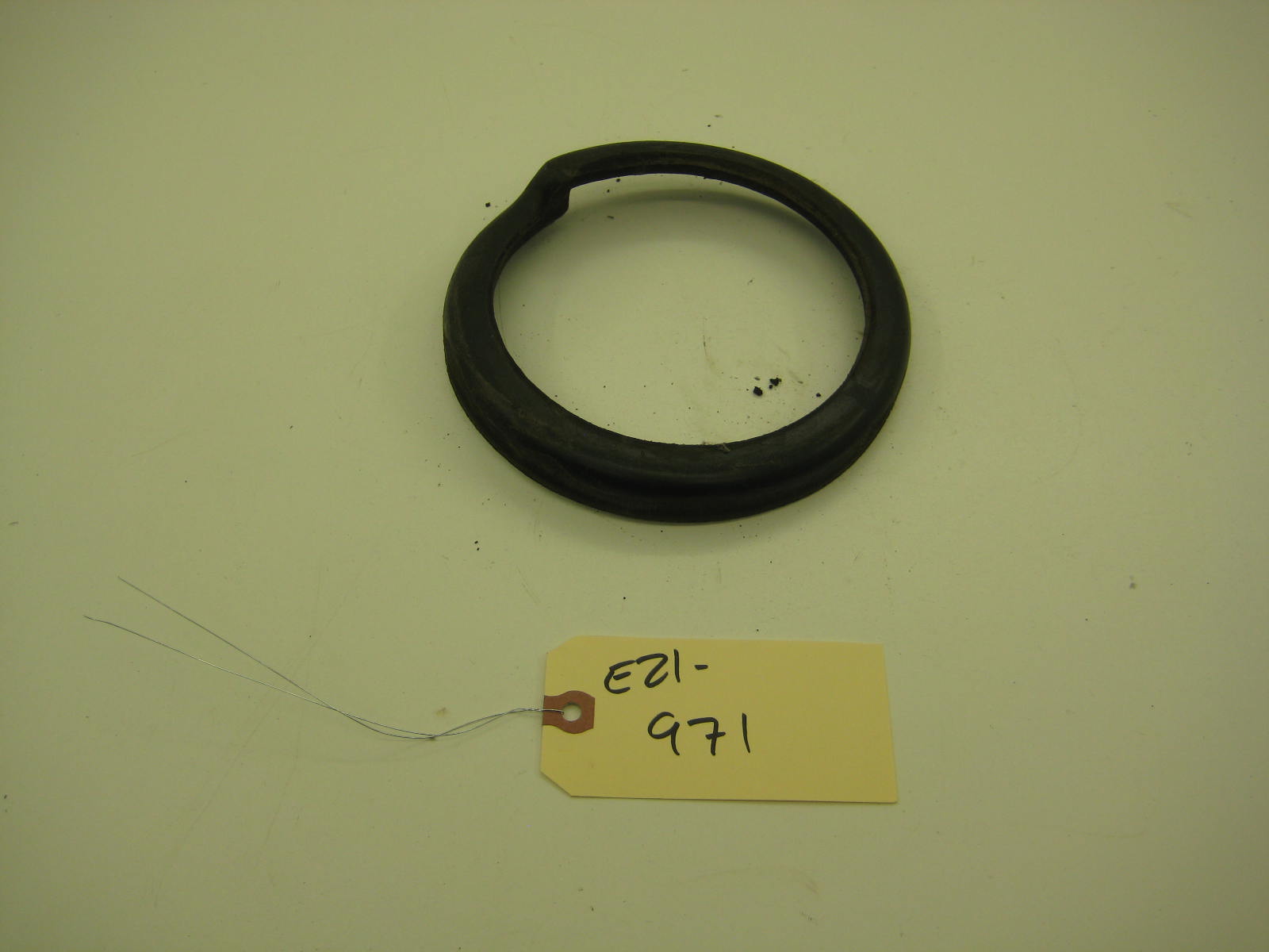 BMW E21 320 Front Spring Pad 2