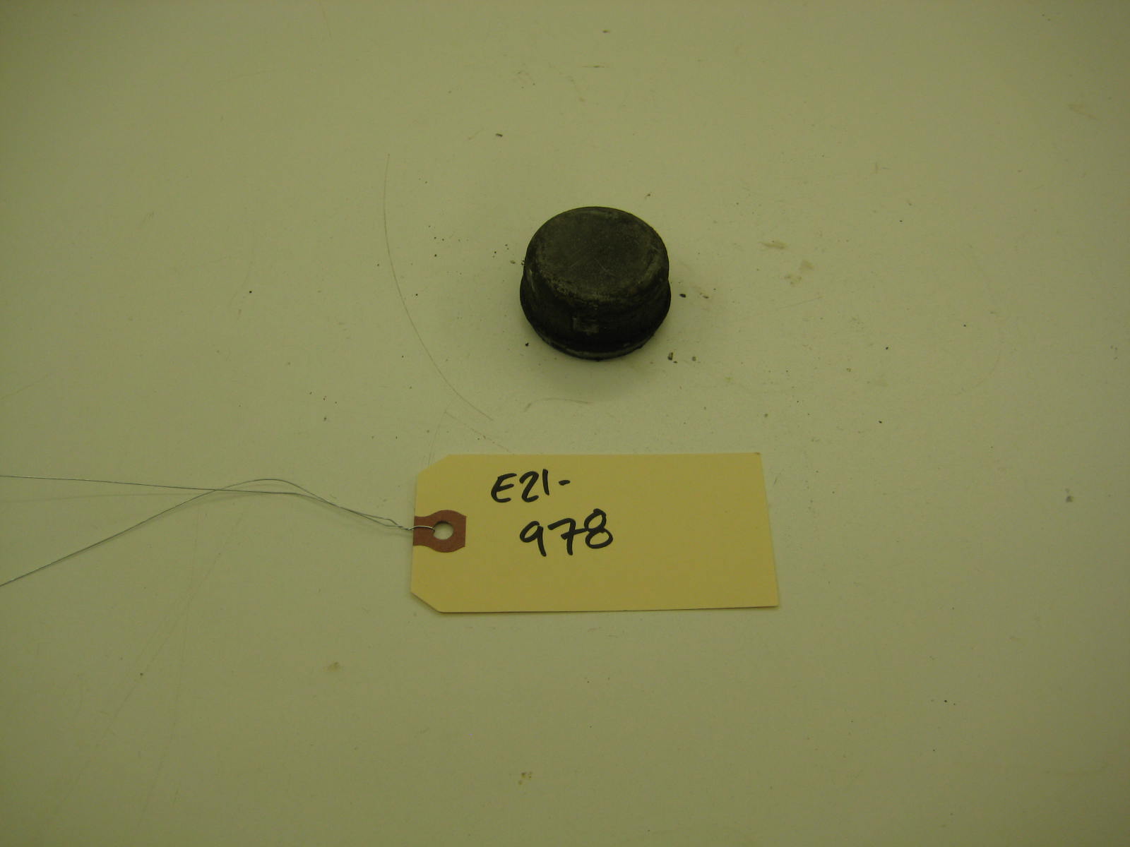 BMW E21 320 Front Hub Bearing Cap 2