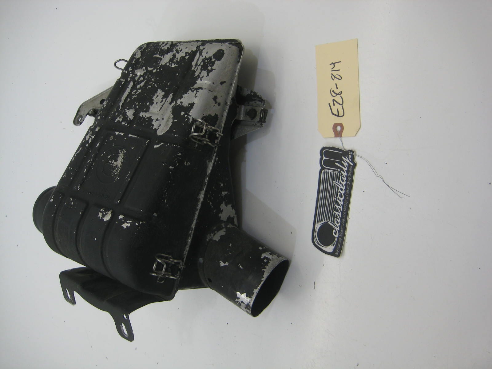 bmw e28 535 535is 528e e28 air filter box w bracket 1 271 582