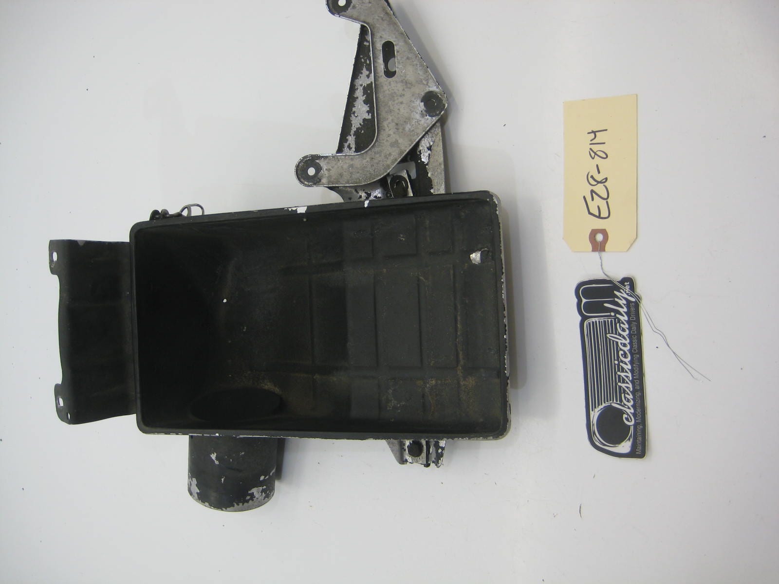 bmw e28 535 535is 528e e28 air filter box w bracket 1 271 582