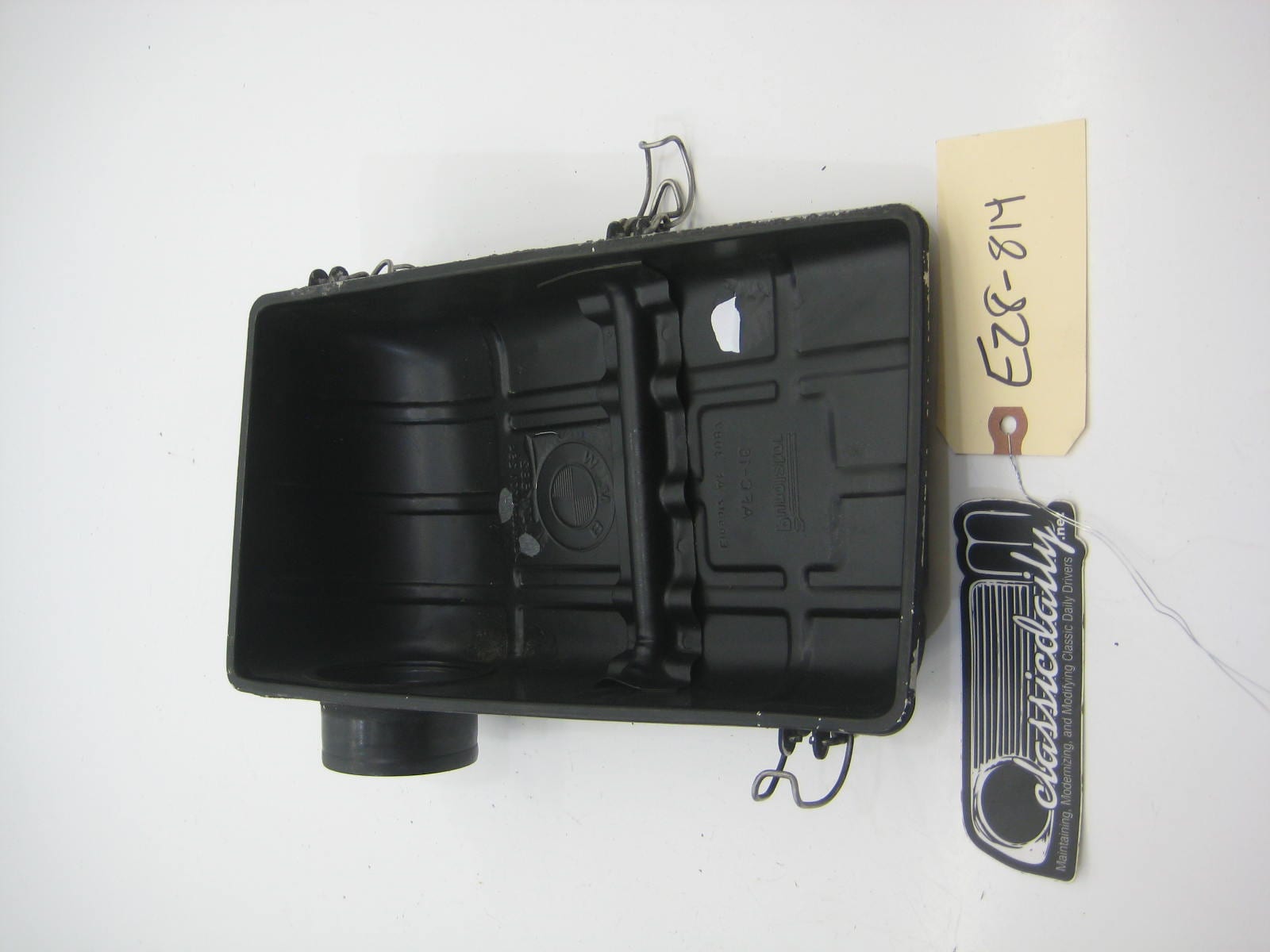 bmw e28 535 535is 528e e28 air filter box w bracket 1 271 582