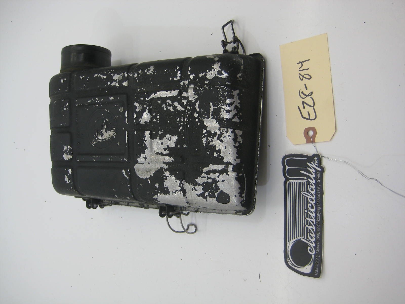 bmw e28 535 535is 528e e28 air filter box w bracket 1 271 582