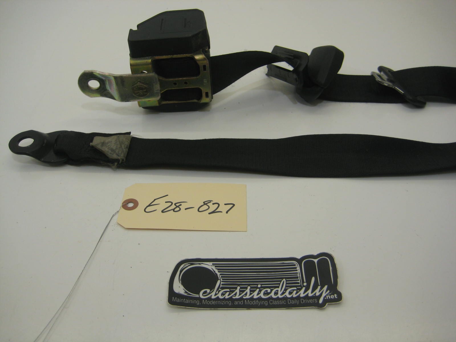 bmw e28 535 535is 528e seat belt front passenger right black