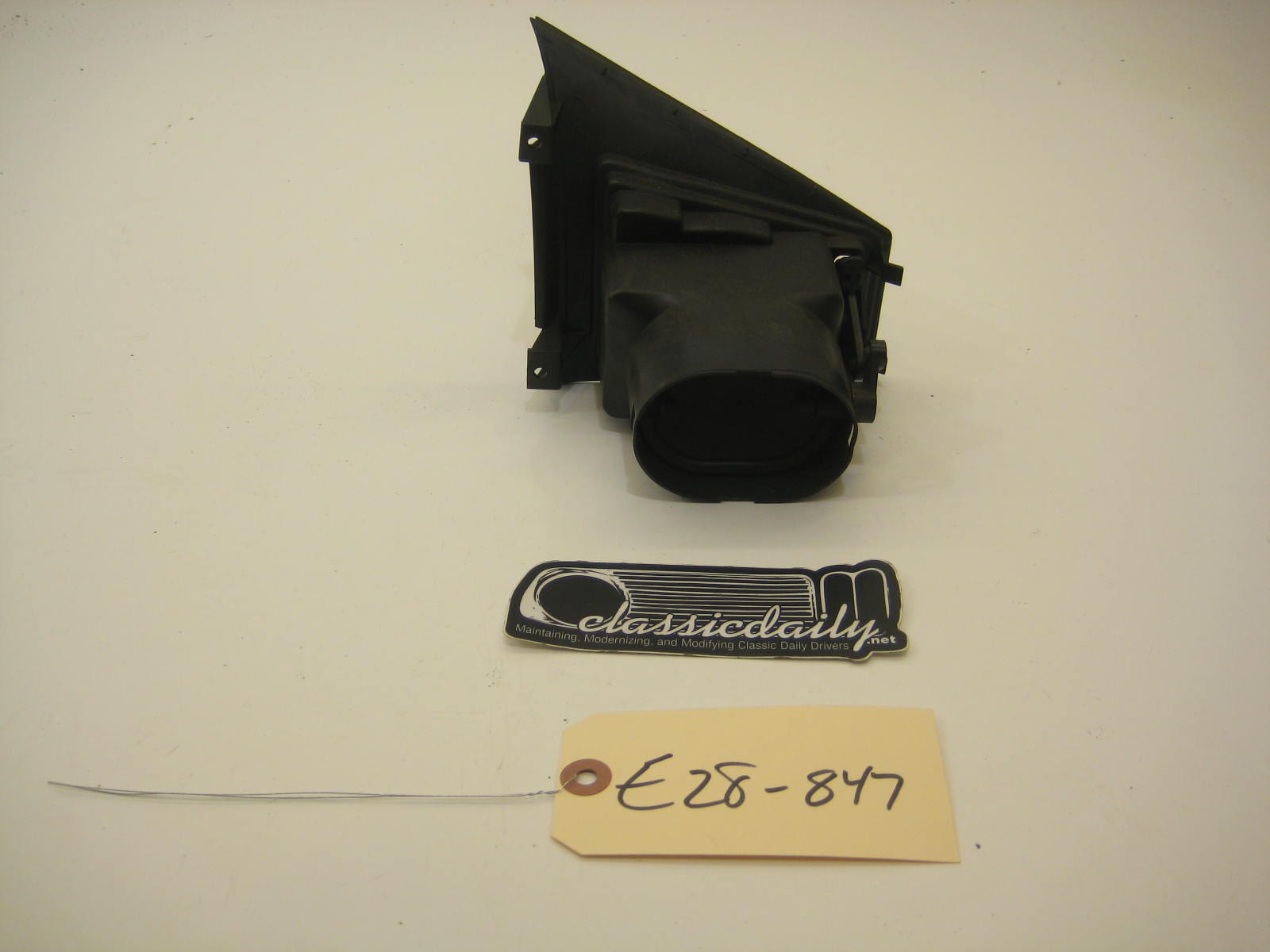 bmw e28 535 535is 528e air vent us driver left 64 22 1367 567