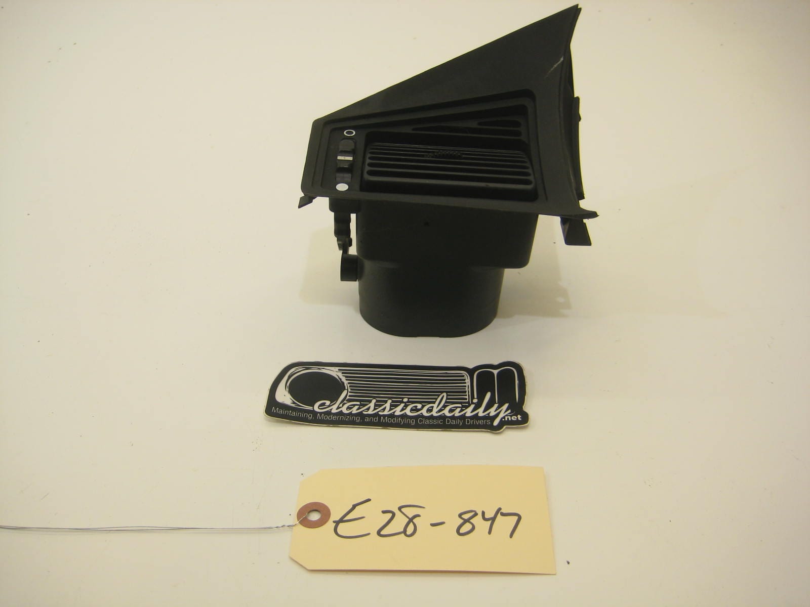 bmw e28 535 535is 528e air vent us driver left 64 22 1367 567