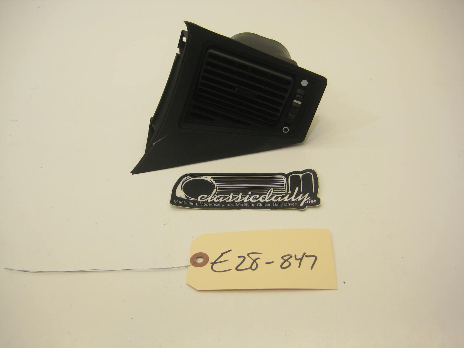 bmw e28 535 535is 528e air vent us driver left 64 22 1367 567