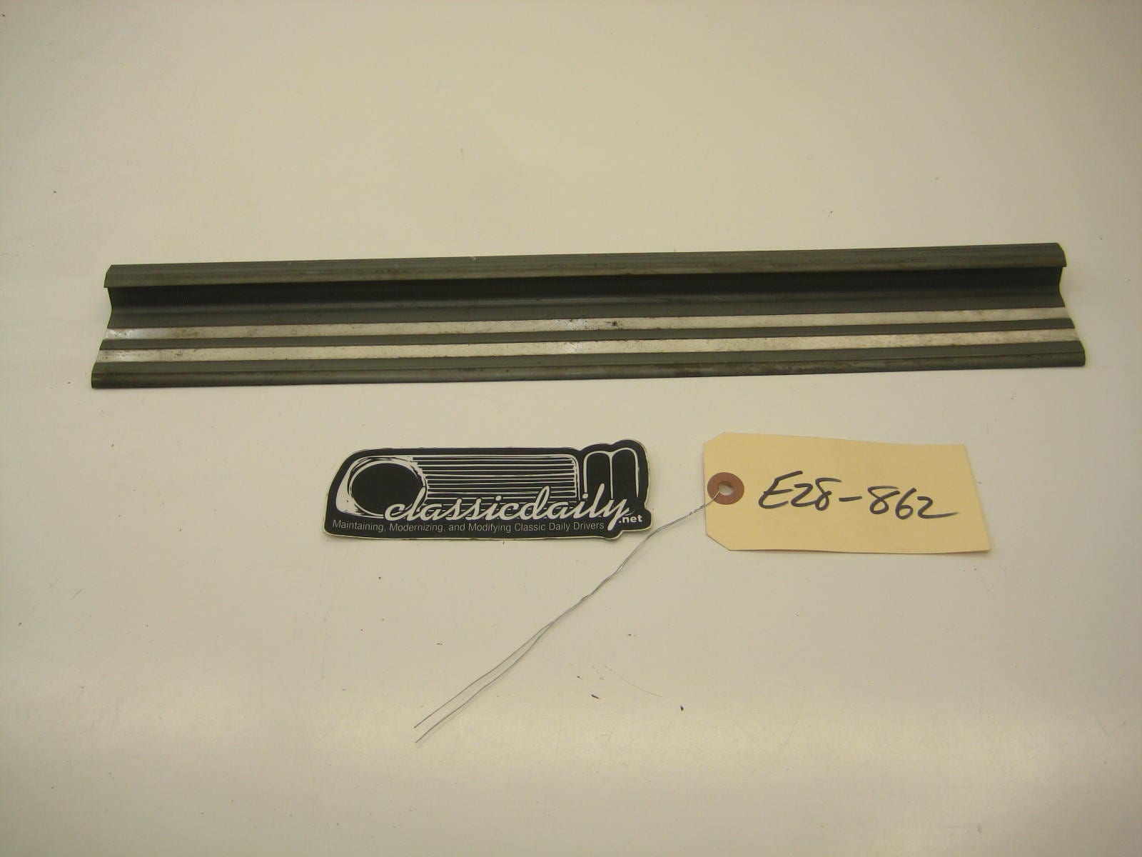 bmw e28 535 535is 528e rear door sill trim grey