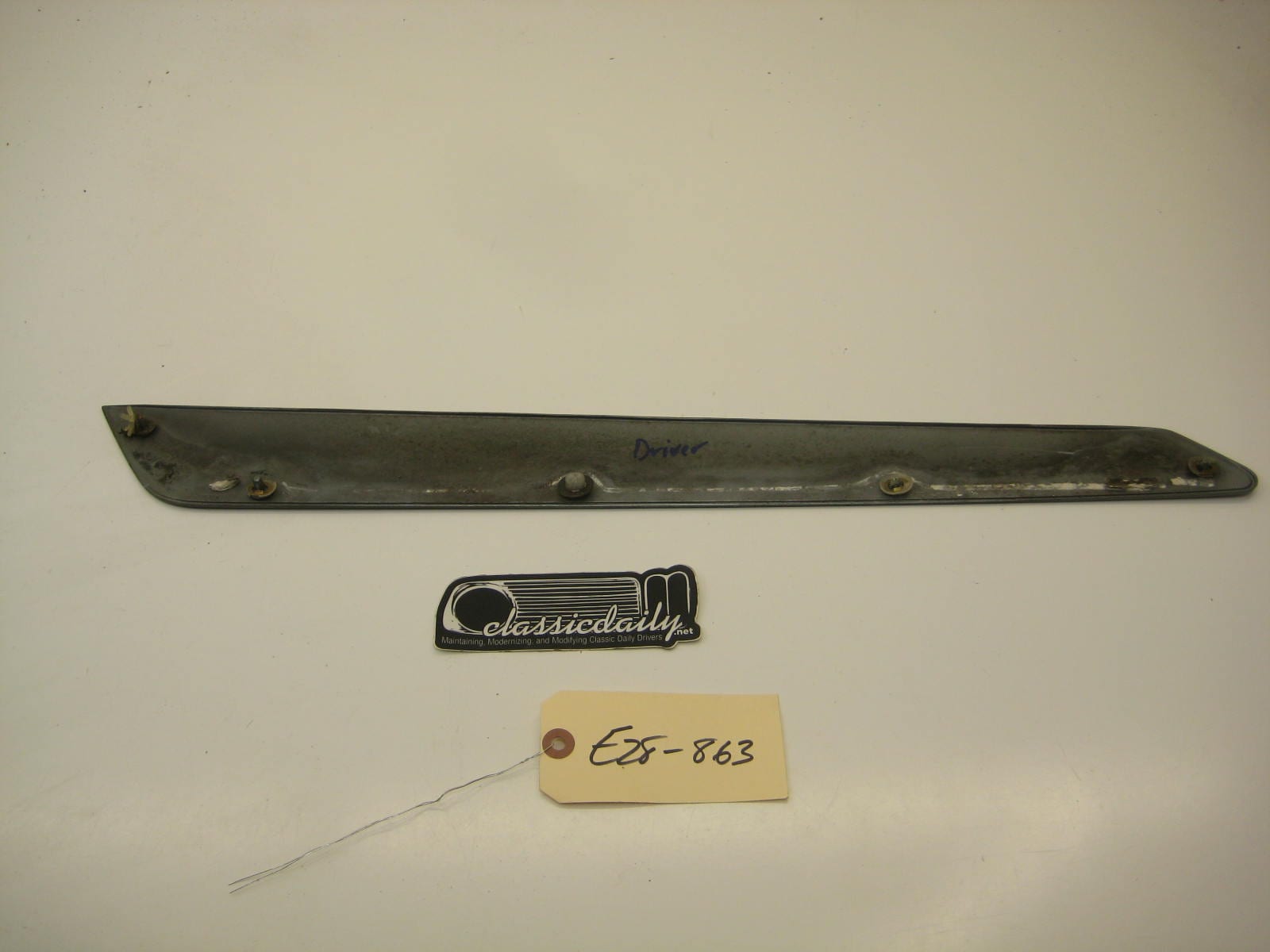bmw e28 535 535is 528e exterior driver left c pillar vent cover