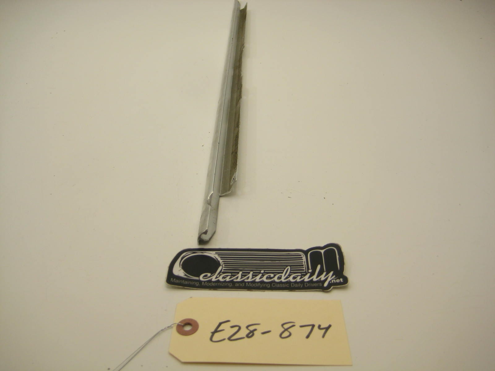 bmw e28 535 535is 528e rear passenger right interior window trim