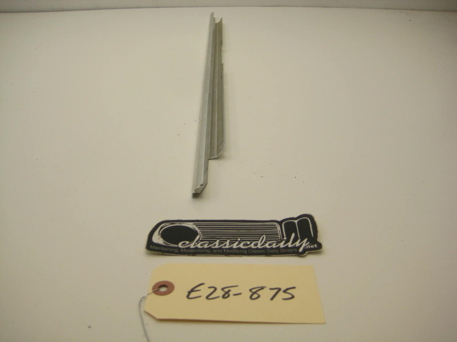 bmw e28 535 535is 528e rear driver left interior window trim