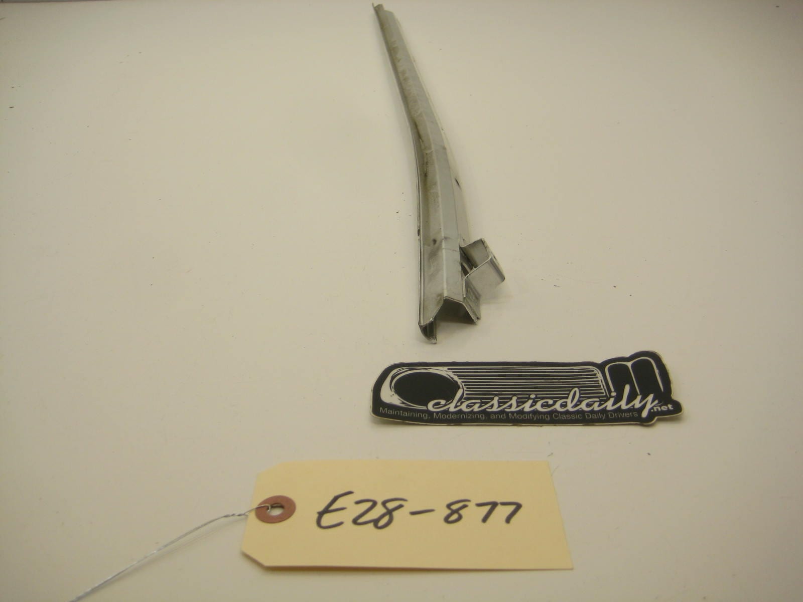 bmw e28 535 535is 528e front driver left interior window trim