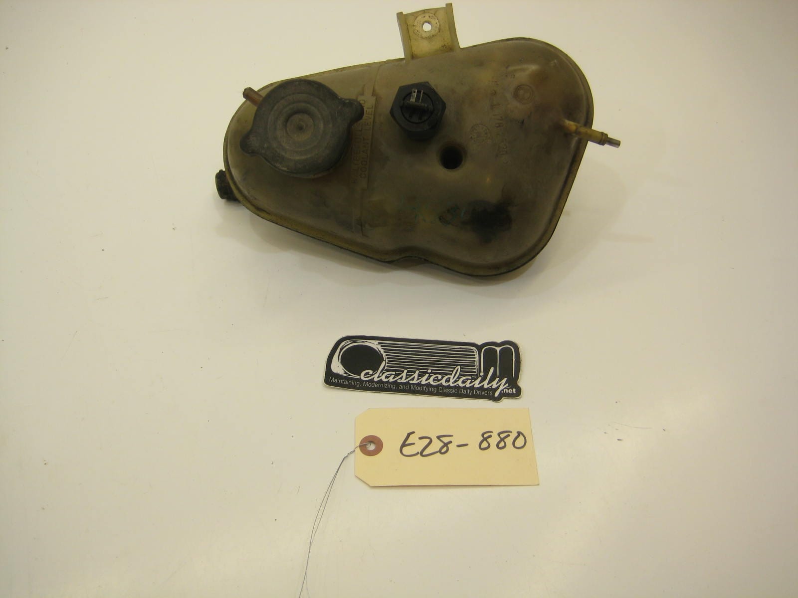 bmw e28 535 535is 528e coolant expansion tank w cap