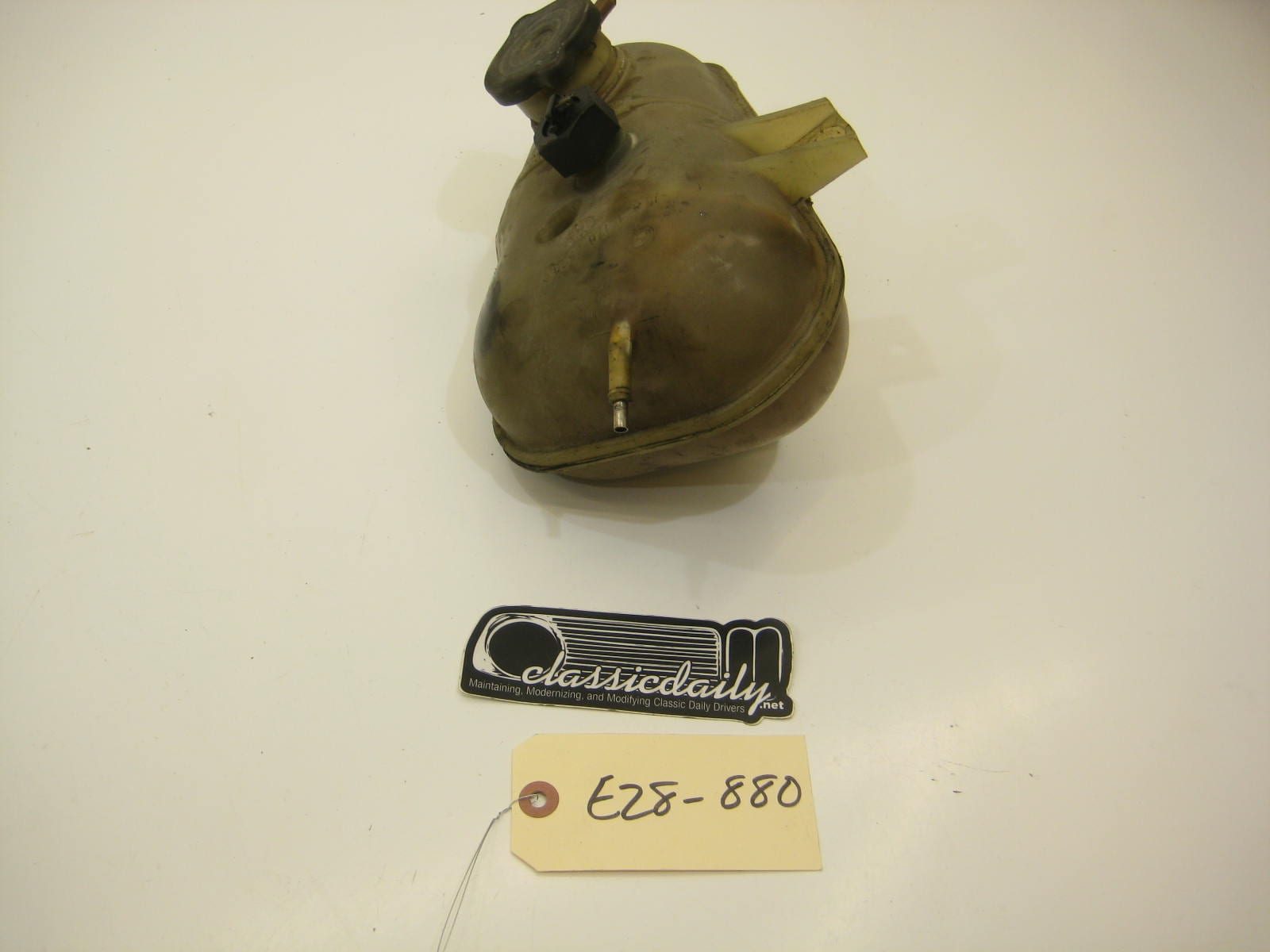 bmw e28 535 535is 528e coolant expansion tank w cap