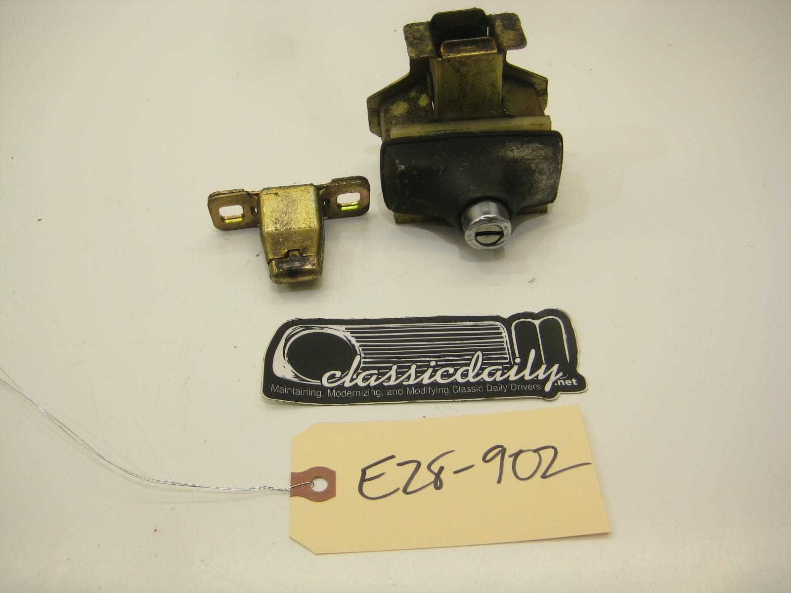 bmw e28 535 535is 528e trunk latch assembly and catch