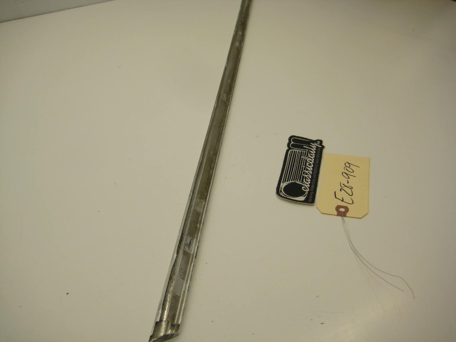 bmw e28 535 535is 528e passenger right front door exterior window trim