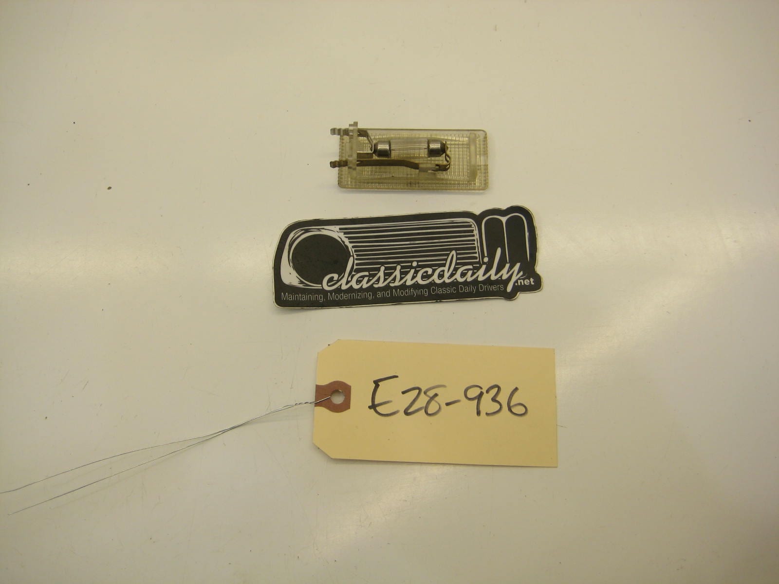 bmw e28 535 535is 528e trunk lid light