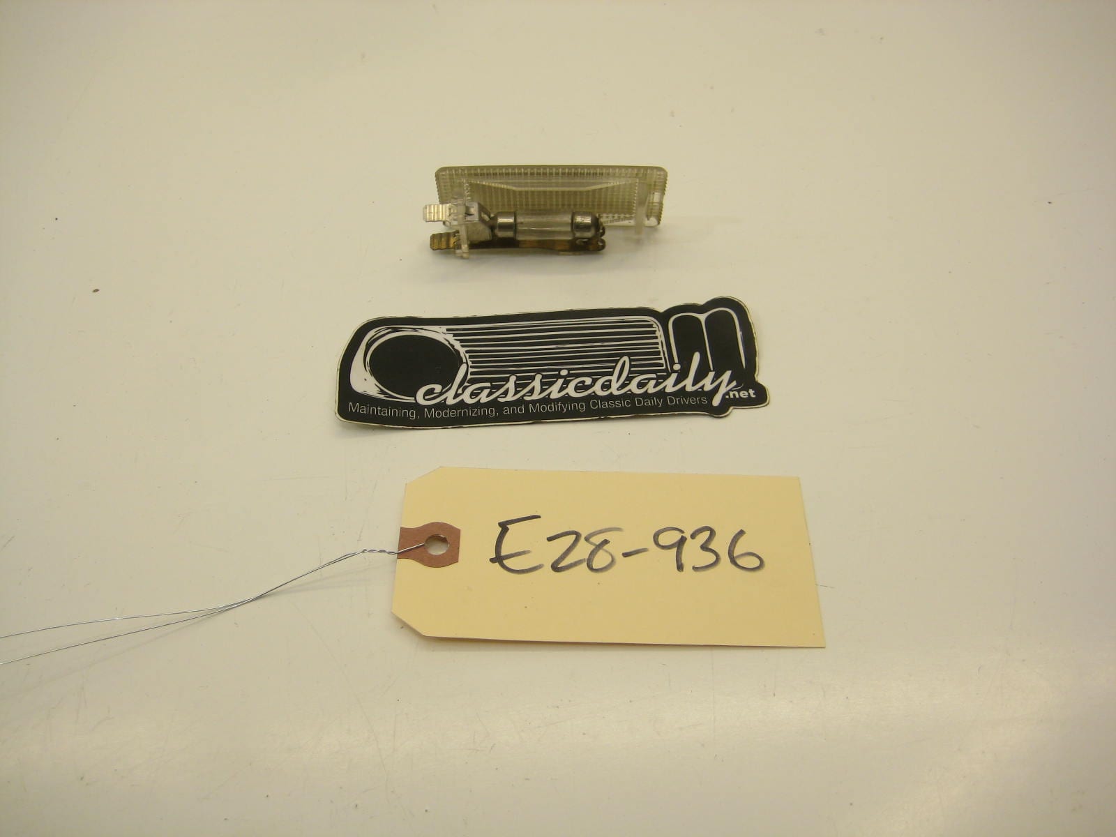 bmw e28 535 535is 528e trunk lid light