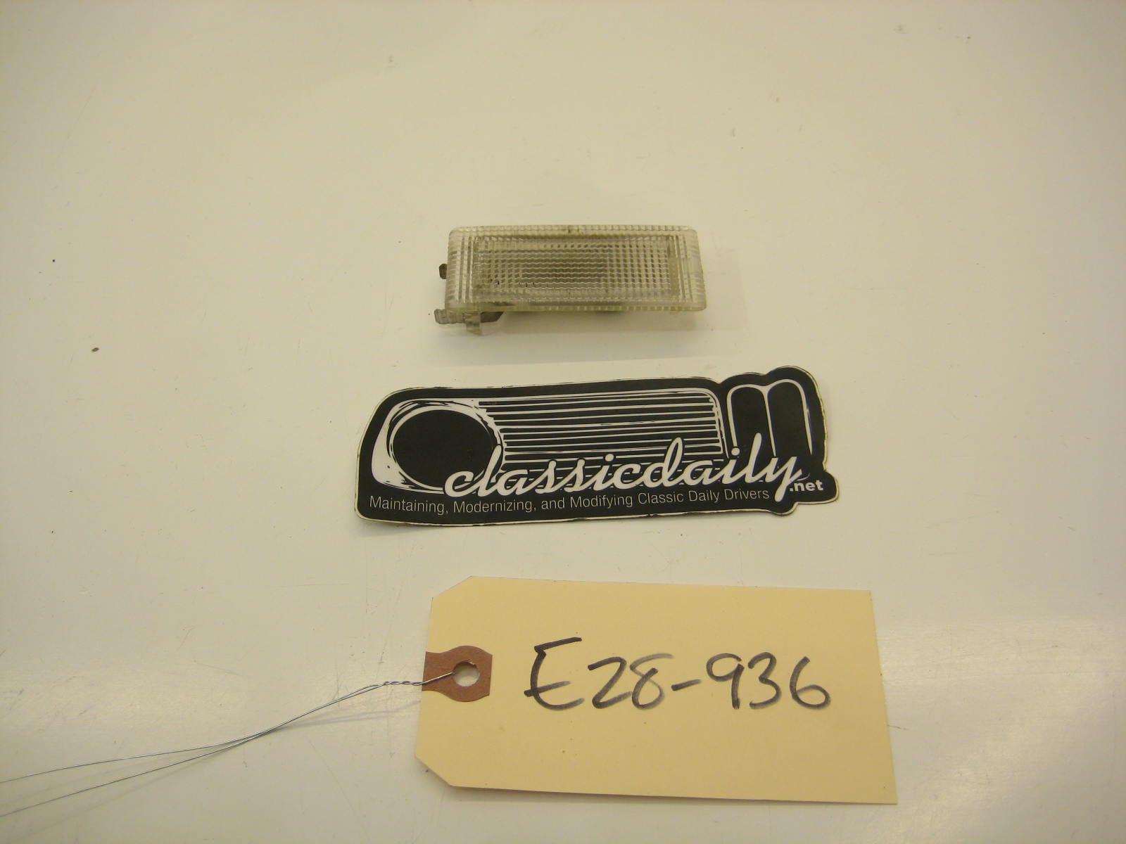 bmw e28 535 535is 528e trunk lid light