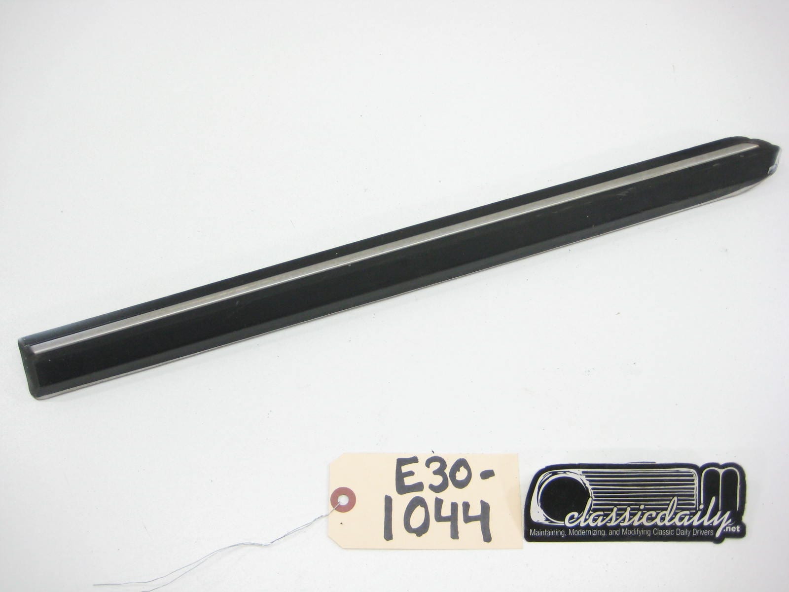 bmw e30 325 318 convertible drivers rear exterior bump trim