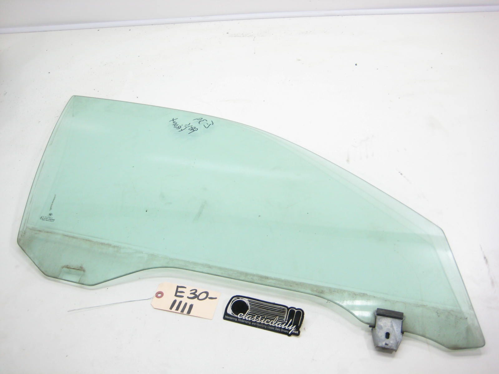 bmw e30 325 318 passenger front side glass window