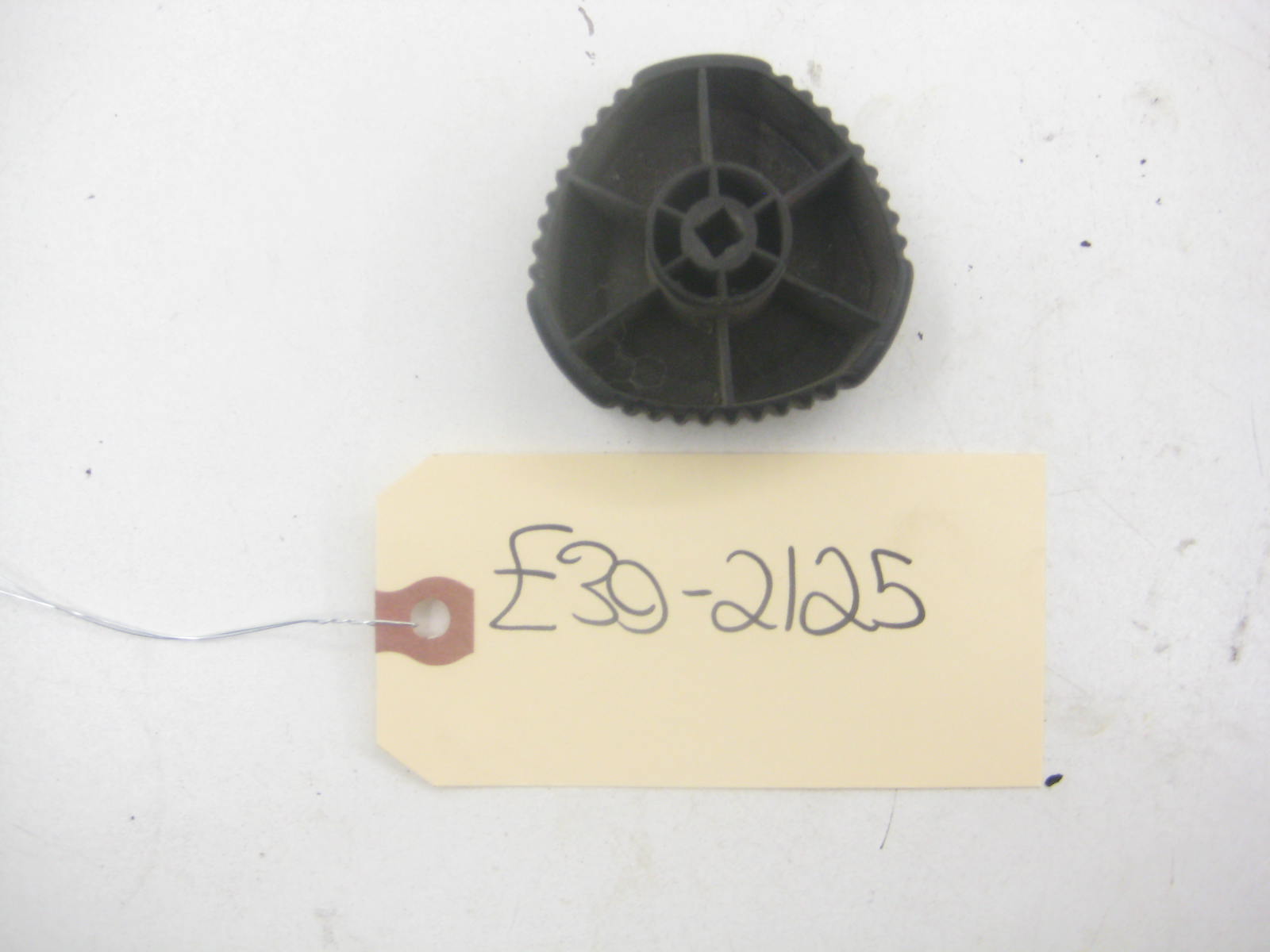 Knee Bolster Seat Knob