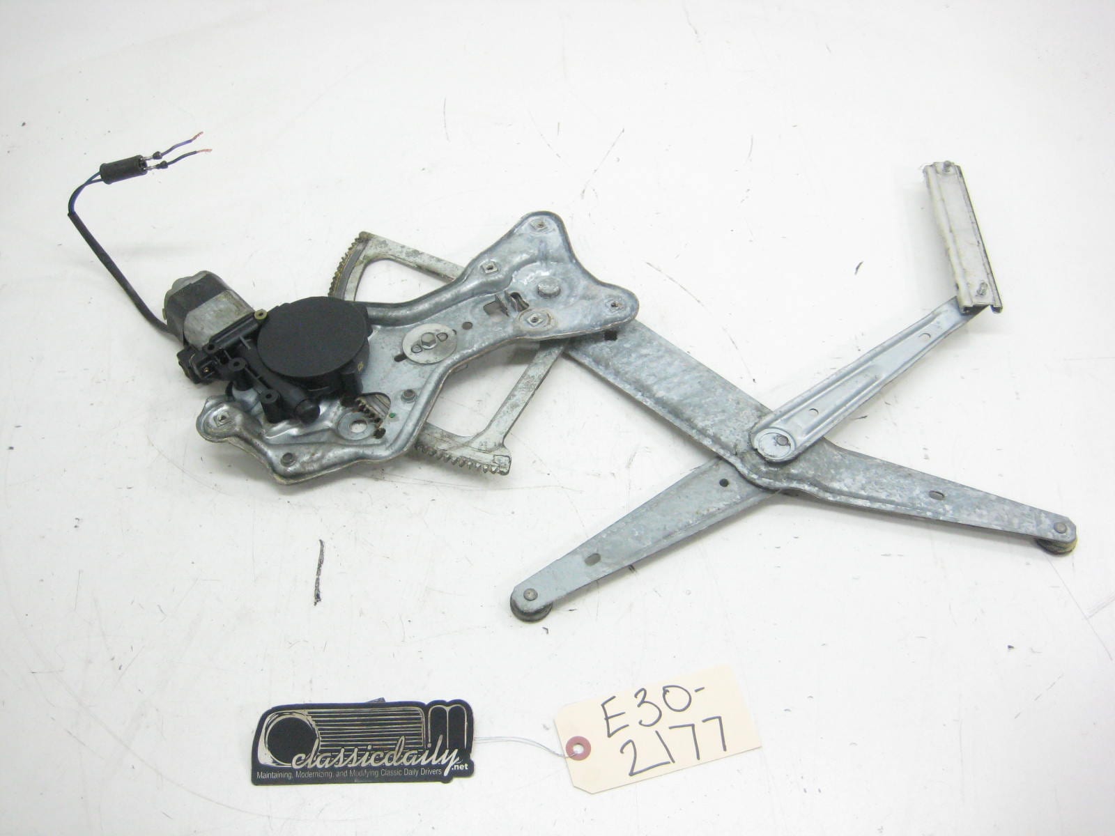 bmw e30 325 318 convertible front passenger right window regulator