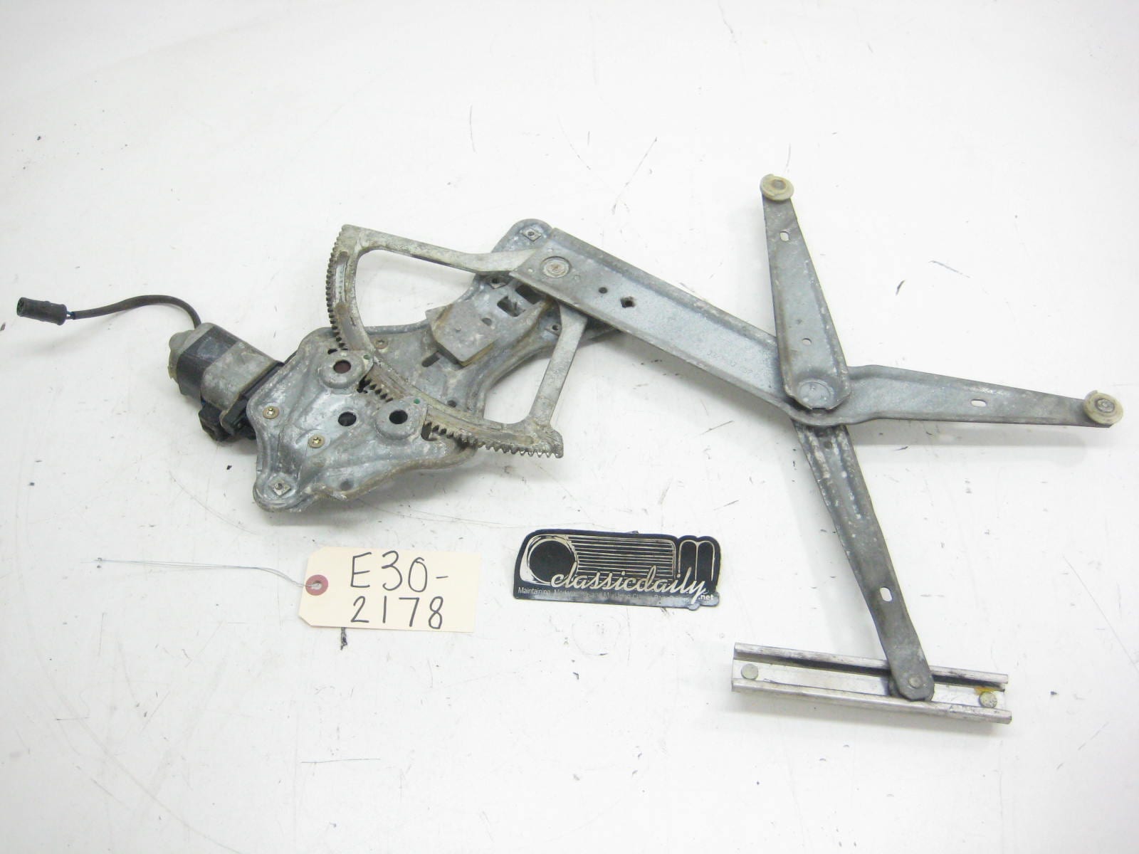 bmw e30 325 318 convertible front drivers left window regulator