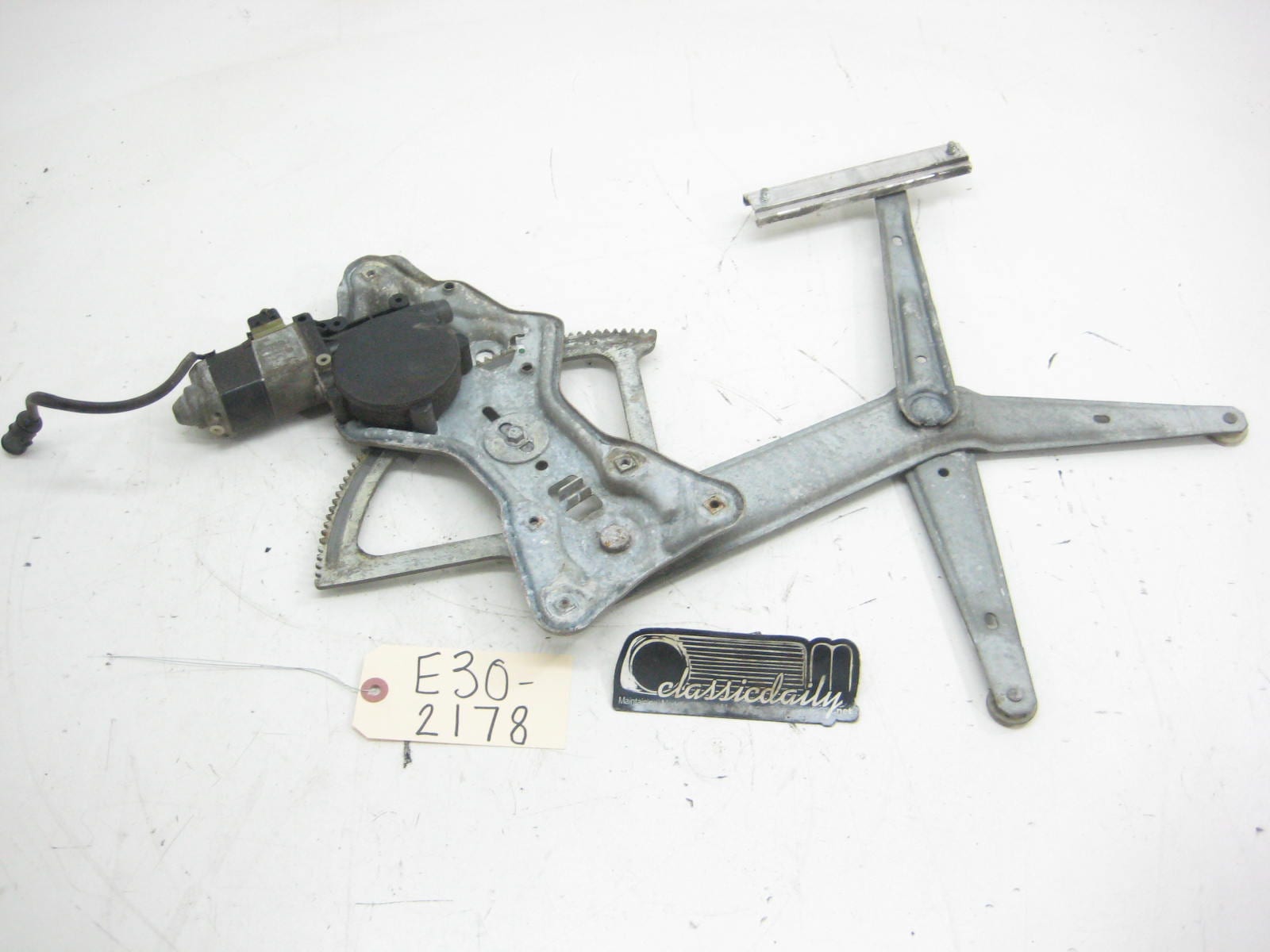 bmw e30 325 318 convertible front drivers left window regulator