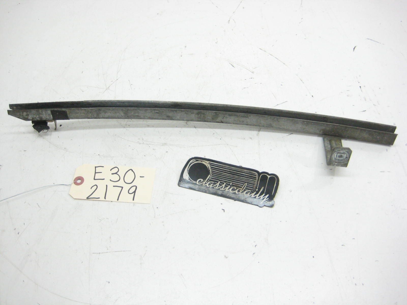 bmw e30 325 318 convertible front door window guide
