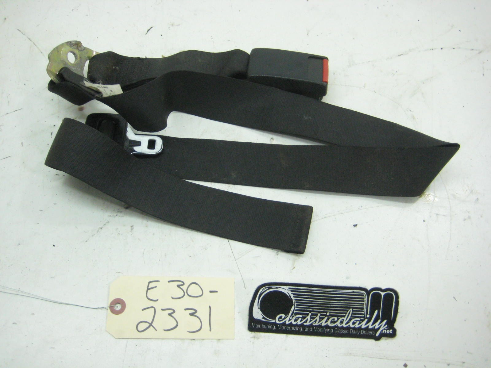 bmw e30 325 318 middle rear seat belt