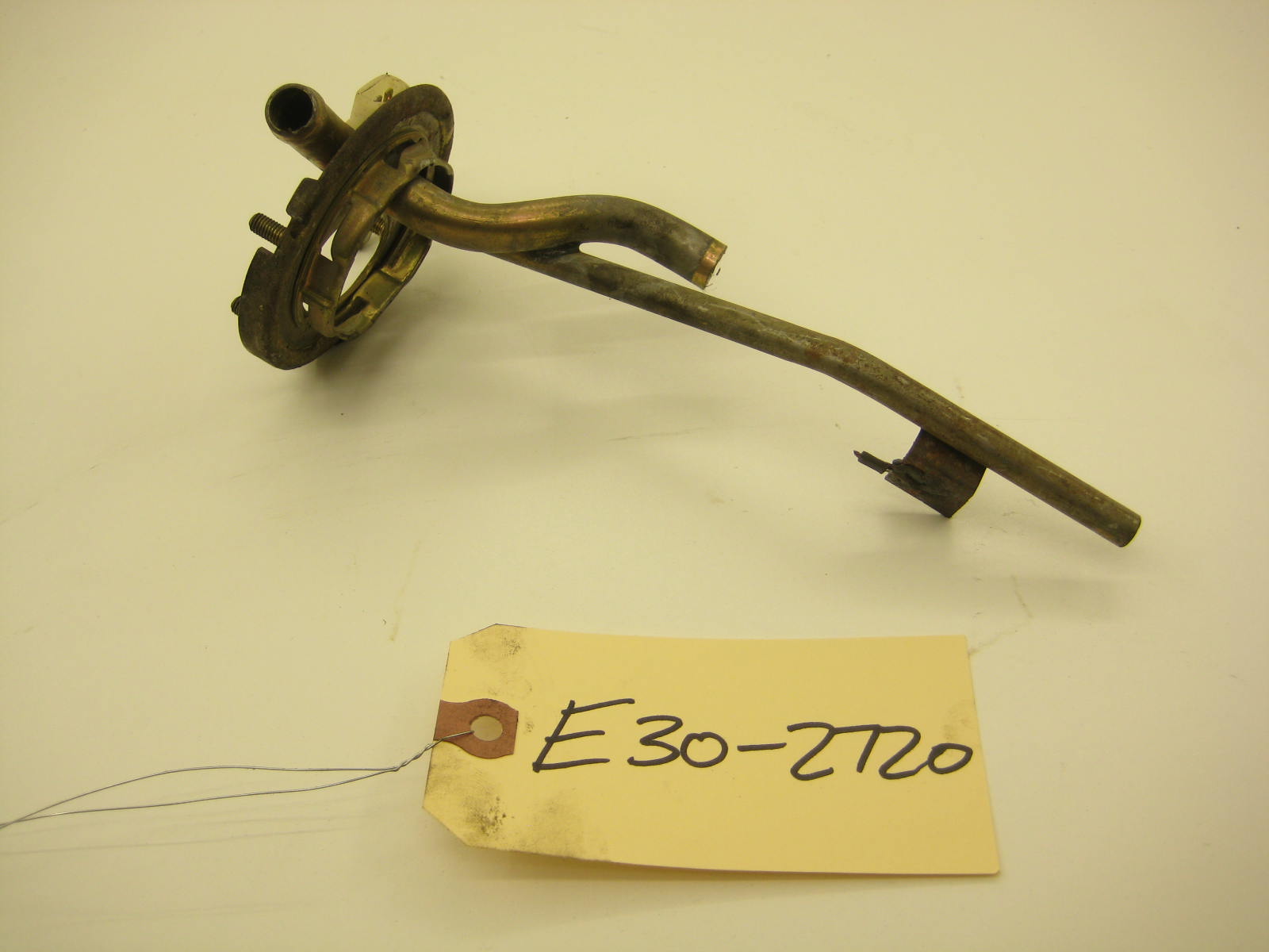 bmw e30 325 318 early fuel pump hanger